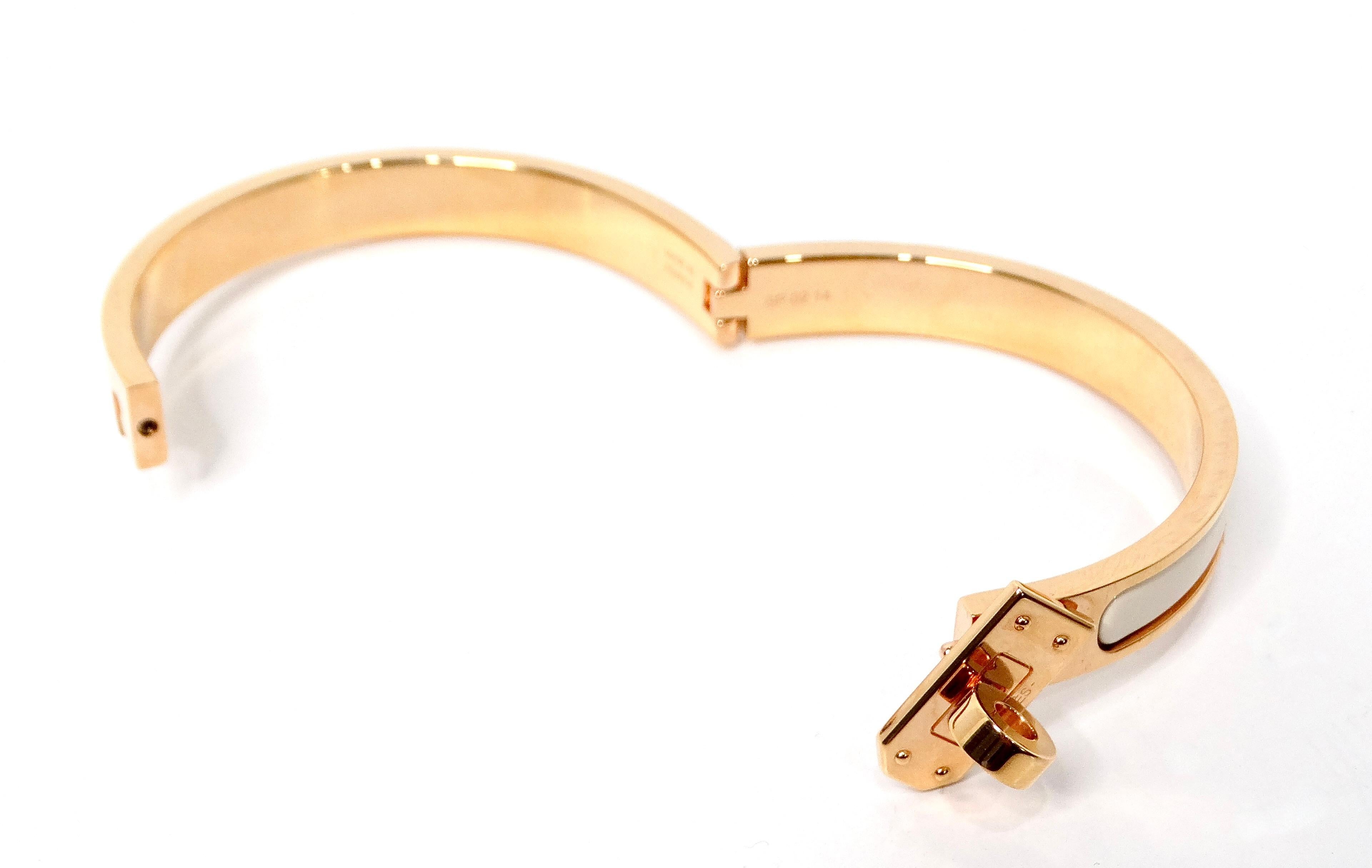 Hermes Clic Kelly Bracelet plaqué or 18k et émail blanc Bon état - En vente à Scottsdale, AZ