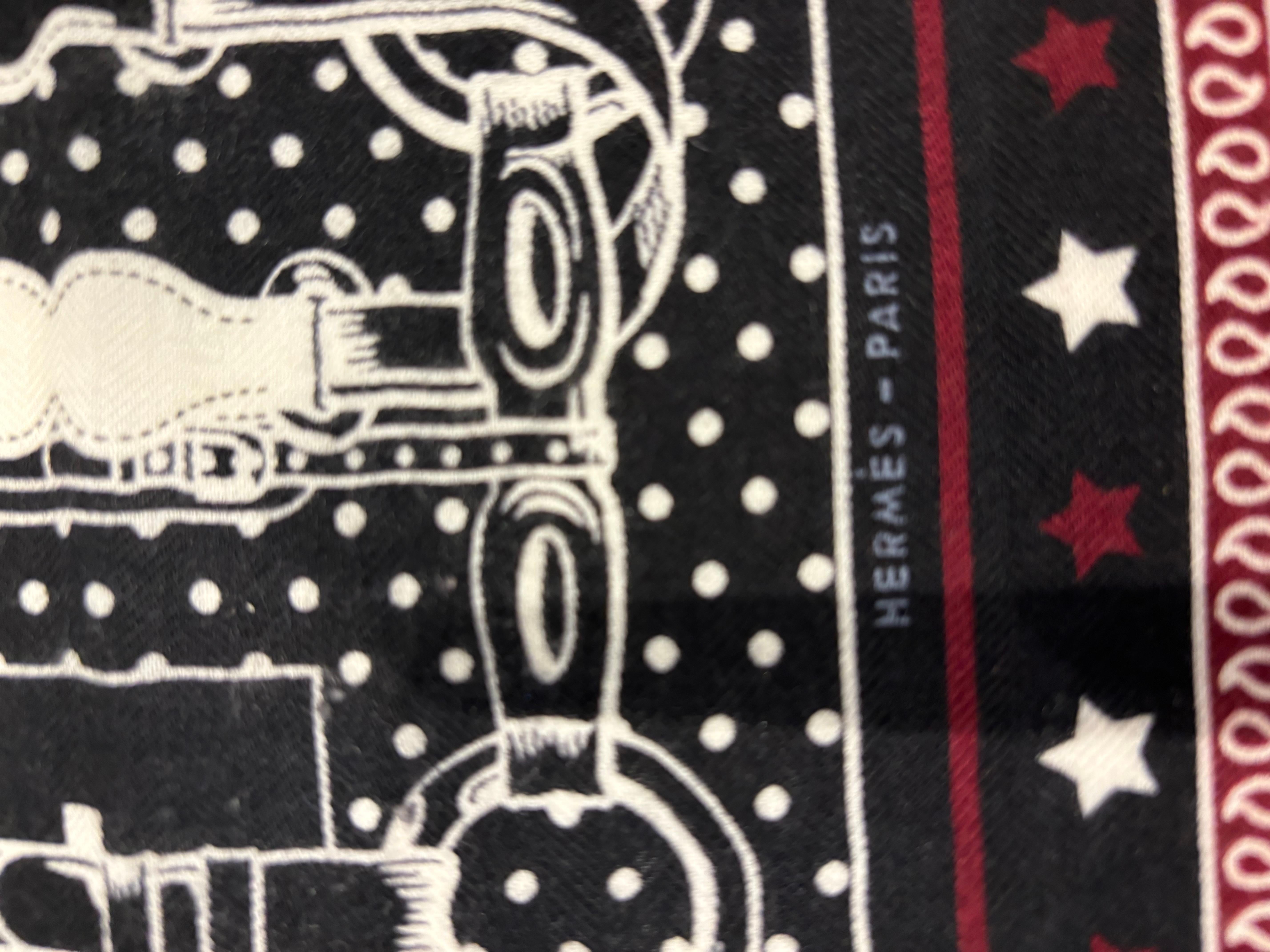 This is special cashmere 70% and silk 30% scarf designed by Julia Abadie in 1976. The scarf measures 21