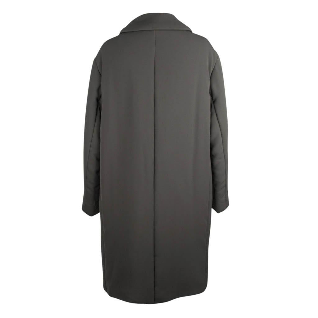 Hermès - Manteau élégant gris avec décolleté subtil, taille 38/6 en vente 5