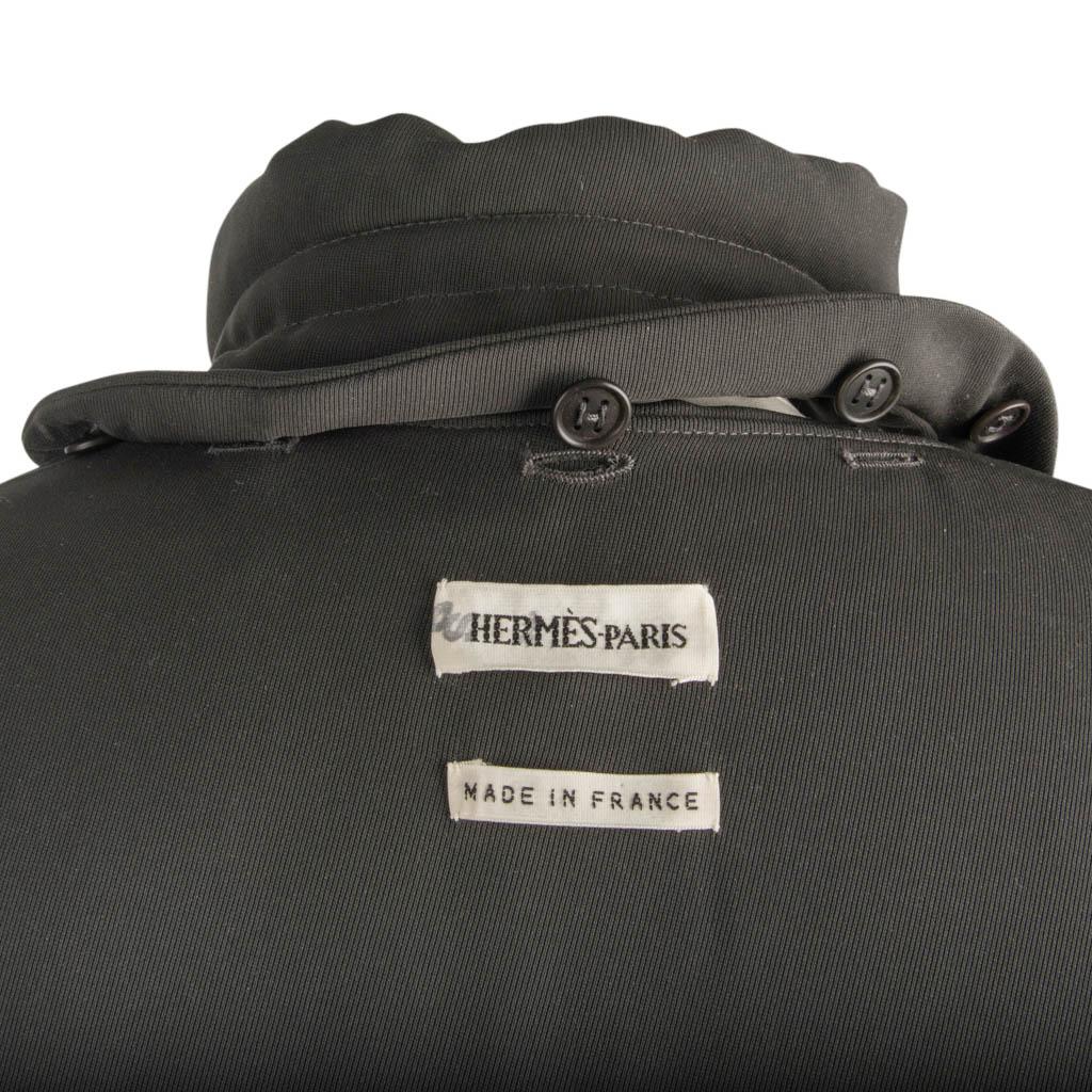 Grauer, schlanker Mantel von Hermès mit subtiler Polsterung 38 / 6 im Angebot 10