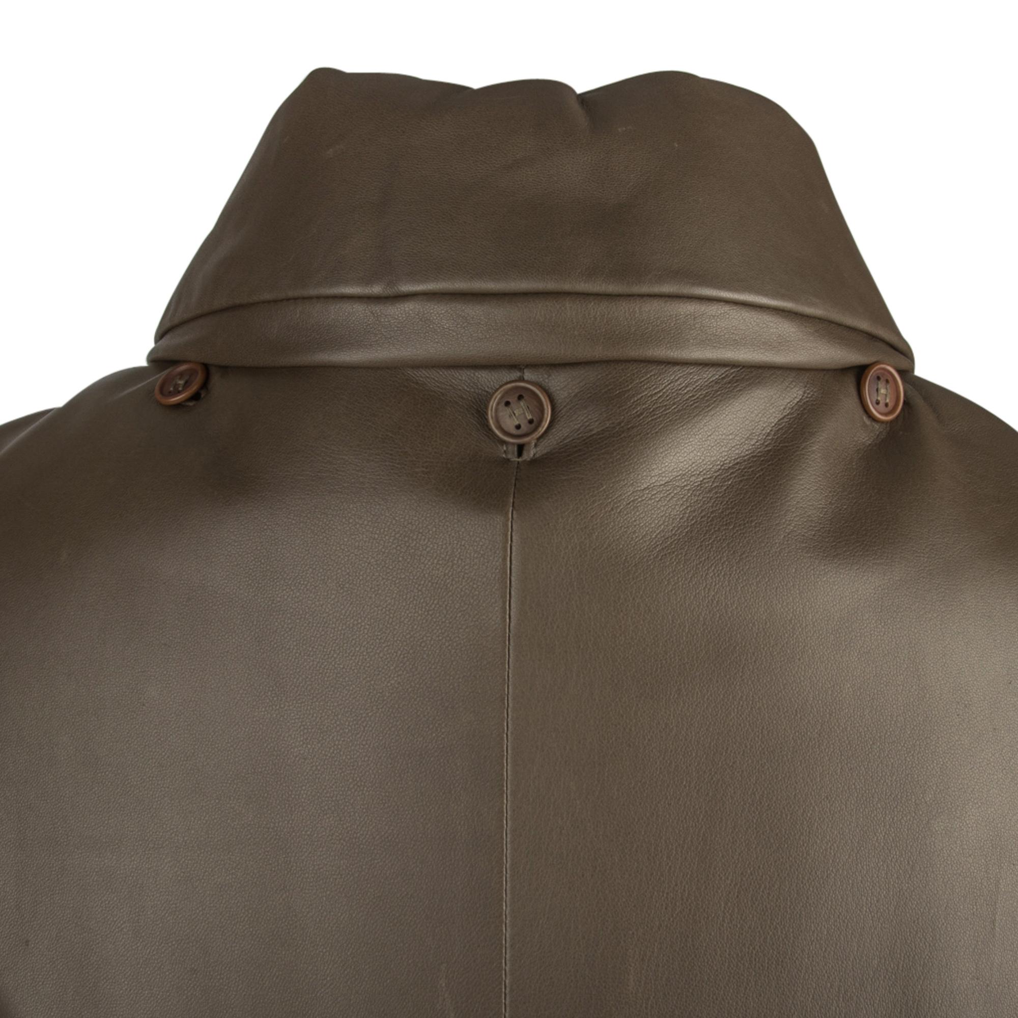 Donna Cappotto Hermes in pelle d'agnello Taupe, elegante, con sottile ovatta e colletto staccabile 38