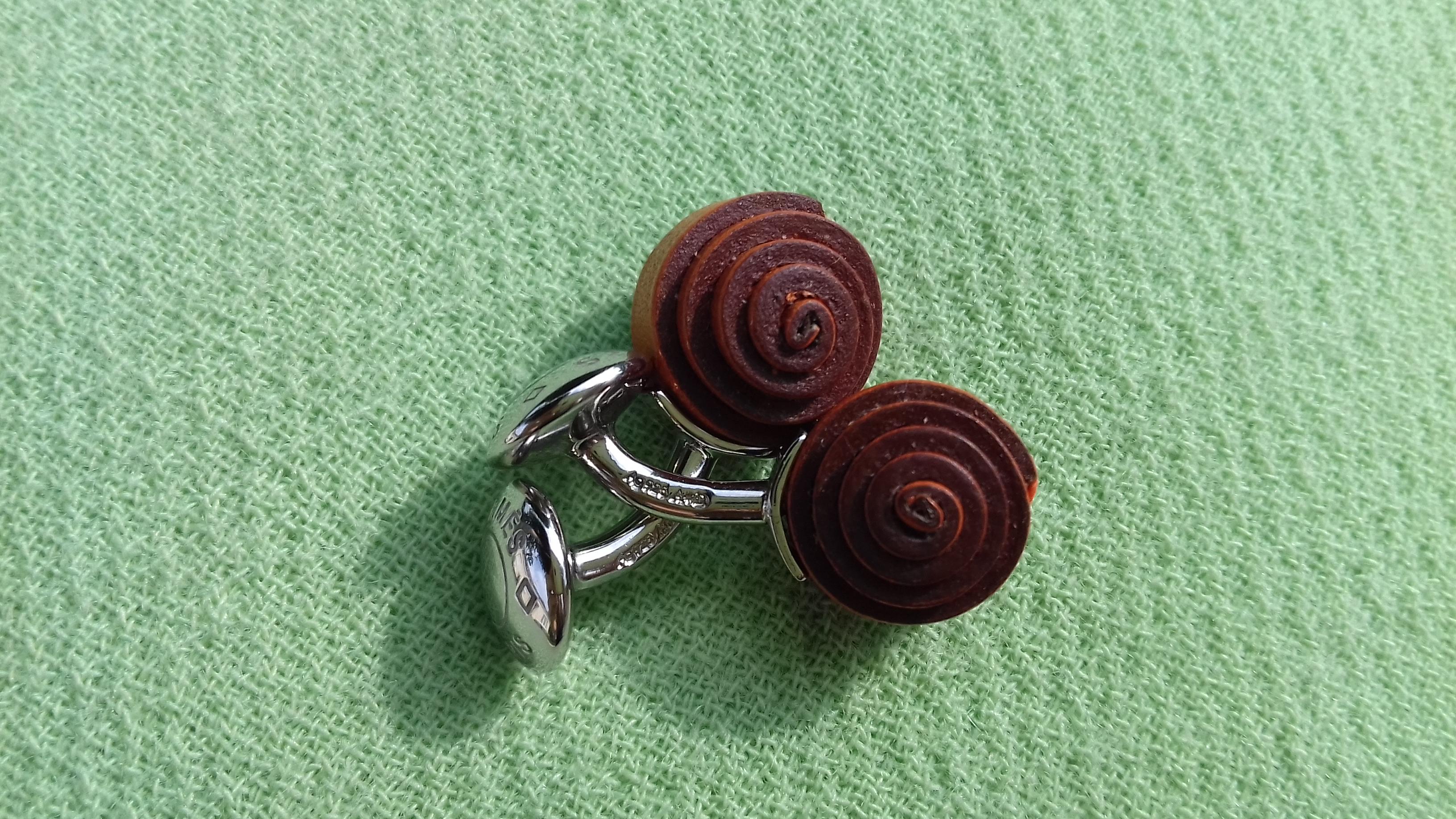 Hermès Coiled Leather and Sterling Silver Cuffs Button Snail Shaped Cufflinks  16