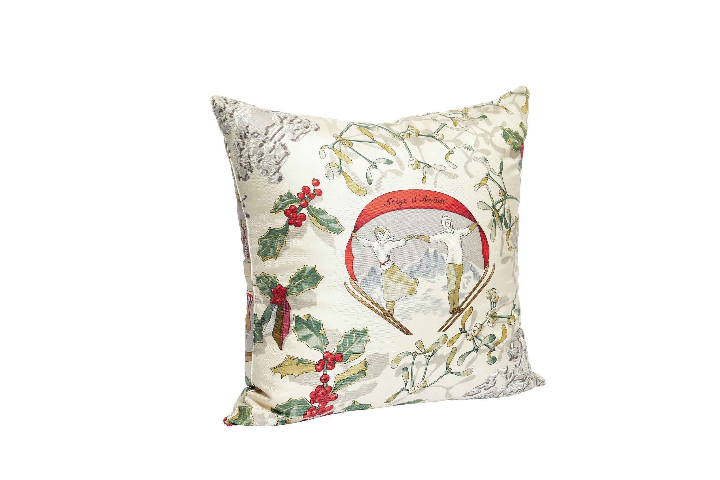 Hermès collectible Niege D Antan silk decorative pillow. Excellent condition. Poly interior.
