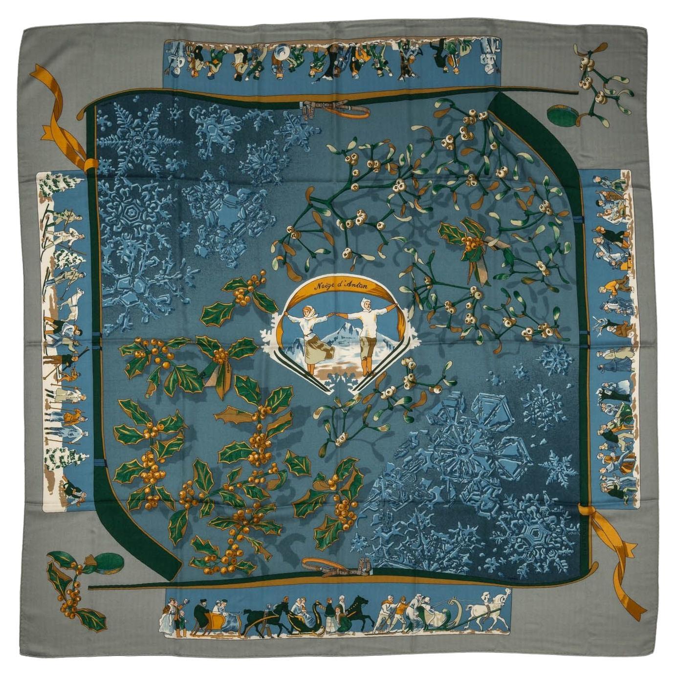 Hermès Collectible Niege D Antan Shawl (châle) en vente