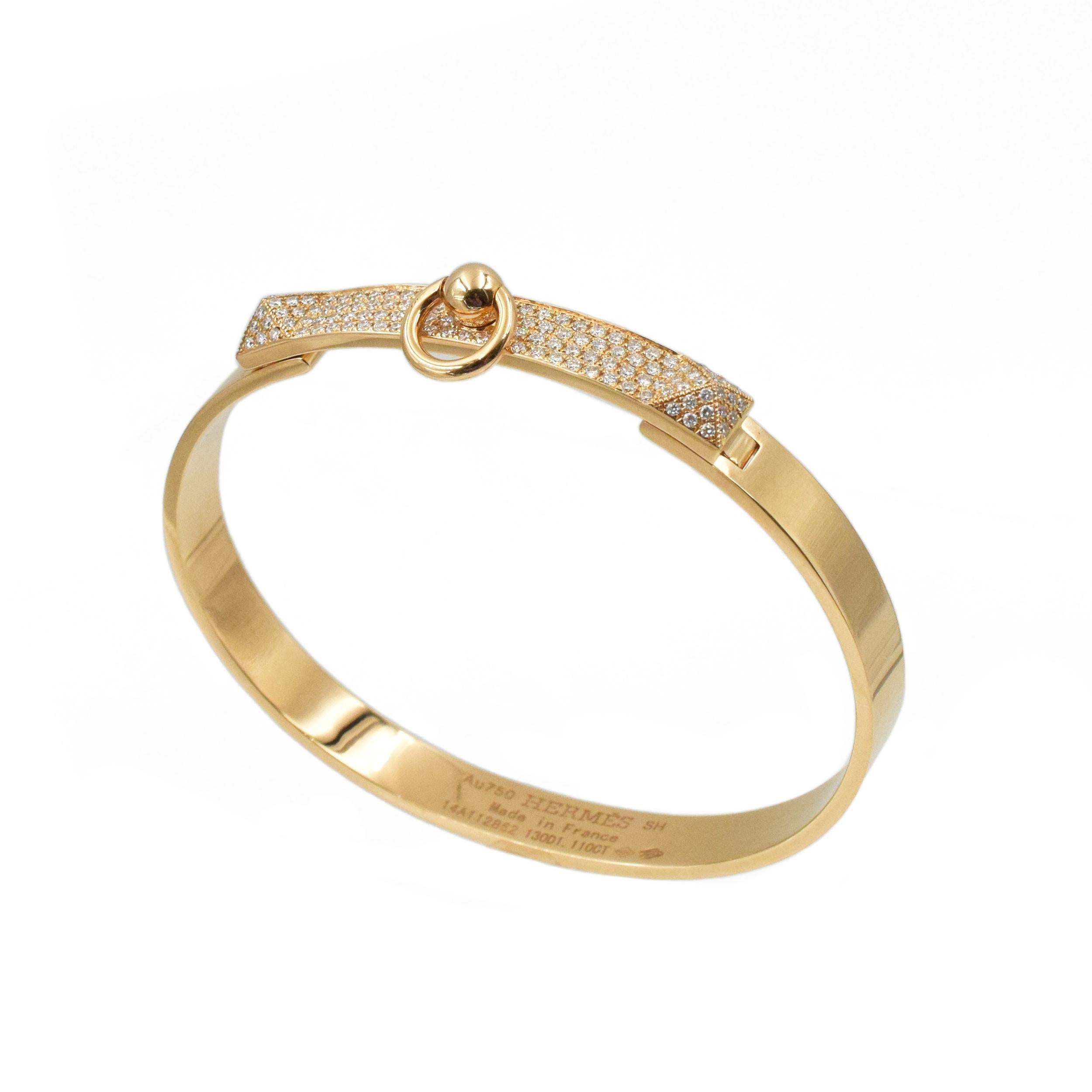 Bracelet 'Collier de Chein' d'Hermès Ce bracelet a 130
diamants pesant environ 1,11 carats sertis dans de l'or rose 18k.
Signé Hermes, Au750, SH (petite taille), Made in France,
xxxxxxxxx, 130D1. 110CT, Makers Mark, et French Assay mark. Largeur :