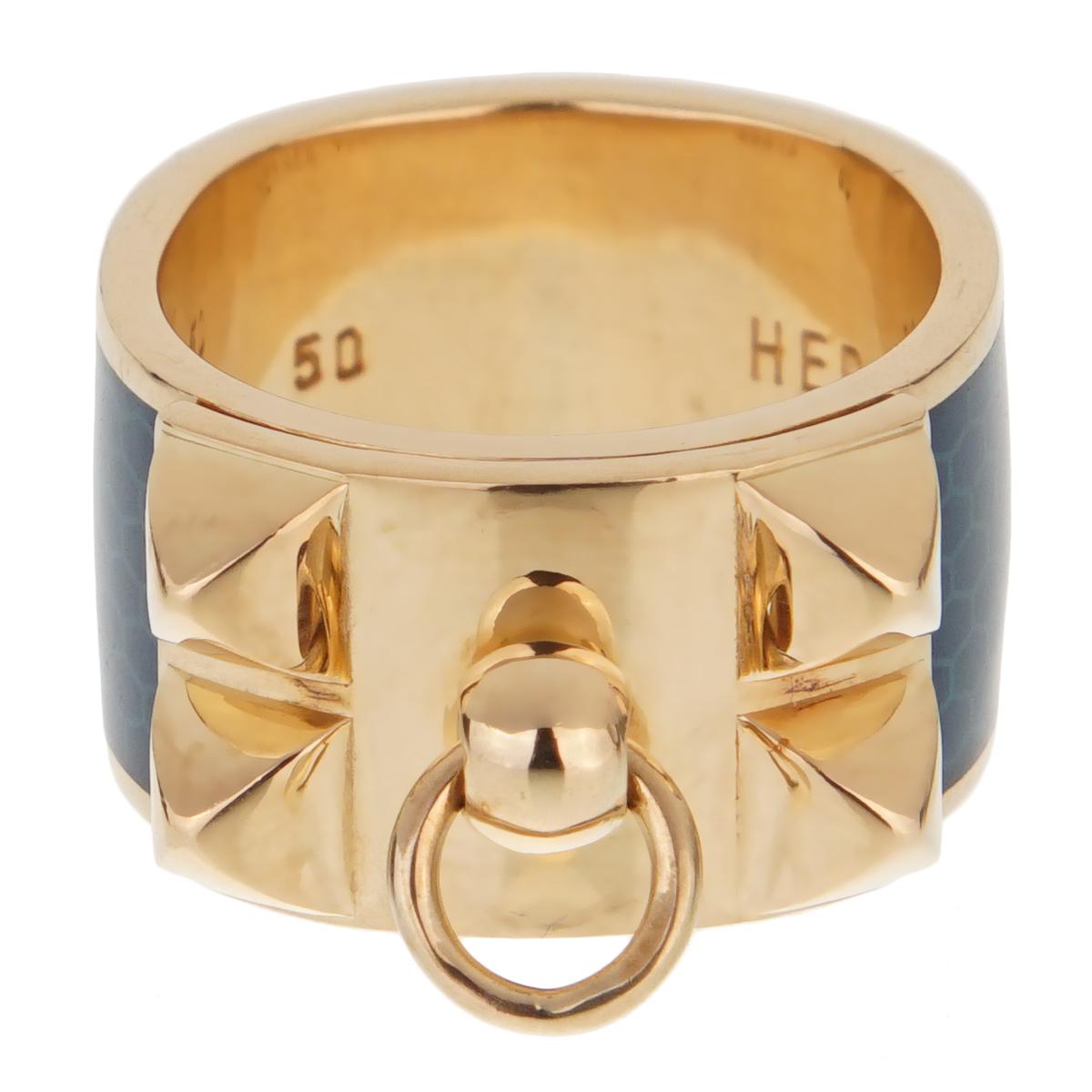 A fabulous Hermes ring from the iconic Collier De Chien collection. Crafted in 18k yellow gold, this stylish wide band (.43