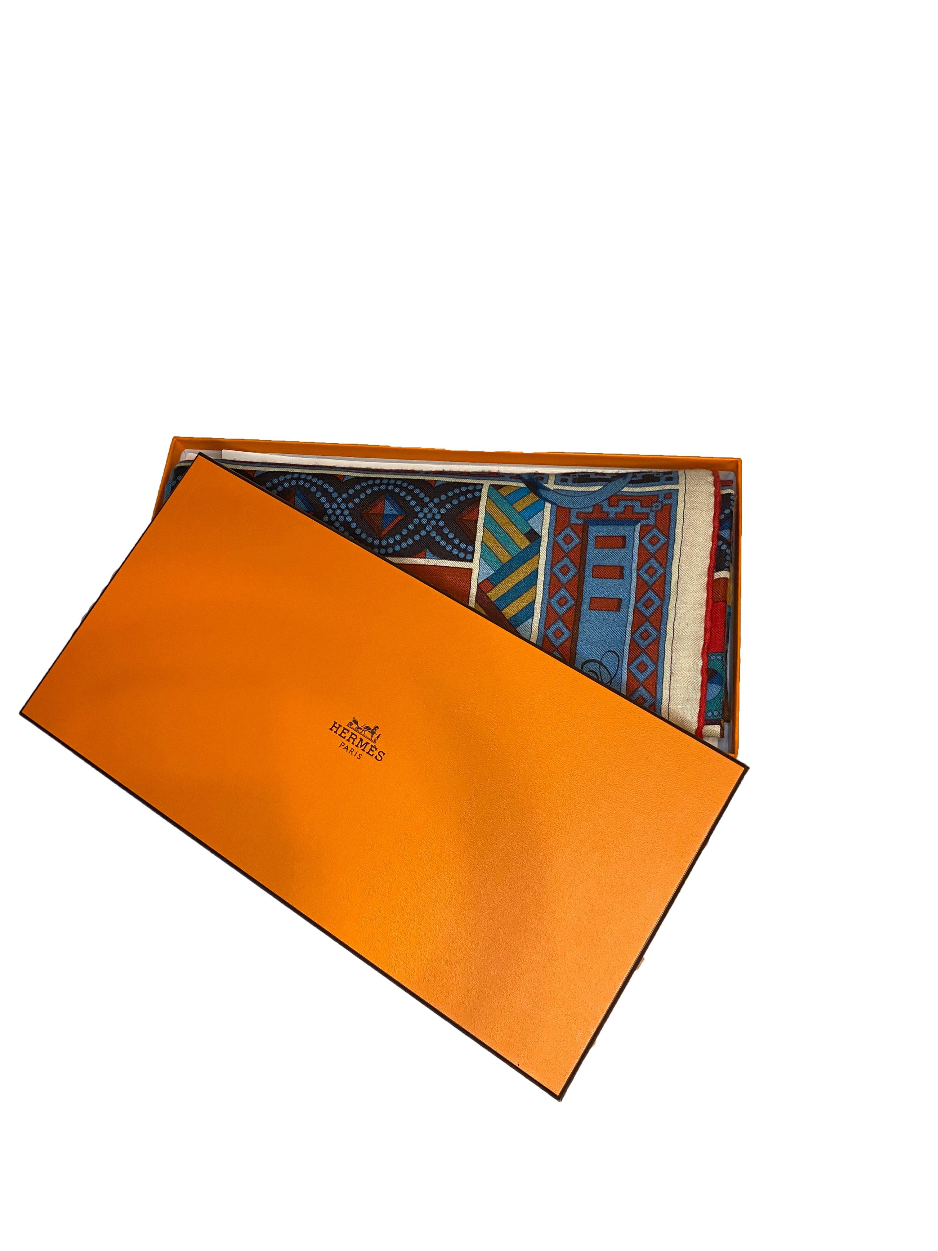 Hermes Colliers de Chiens Cashmere / Silk Shawl - 140cm Beige en venta