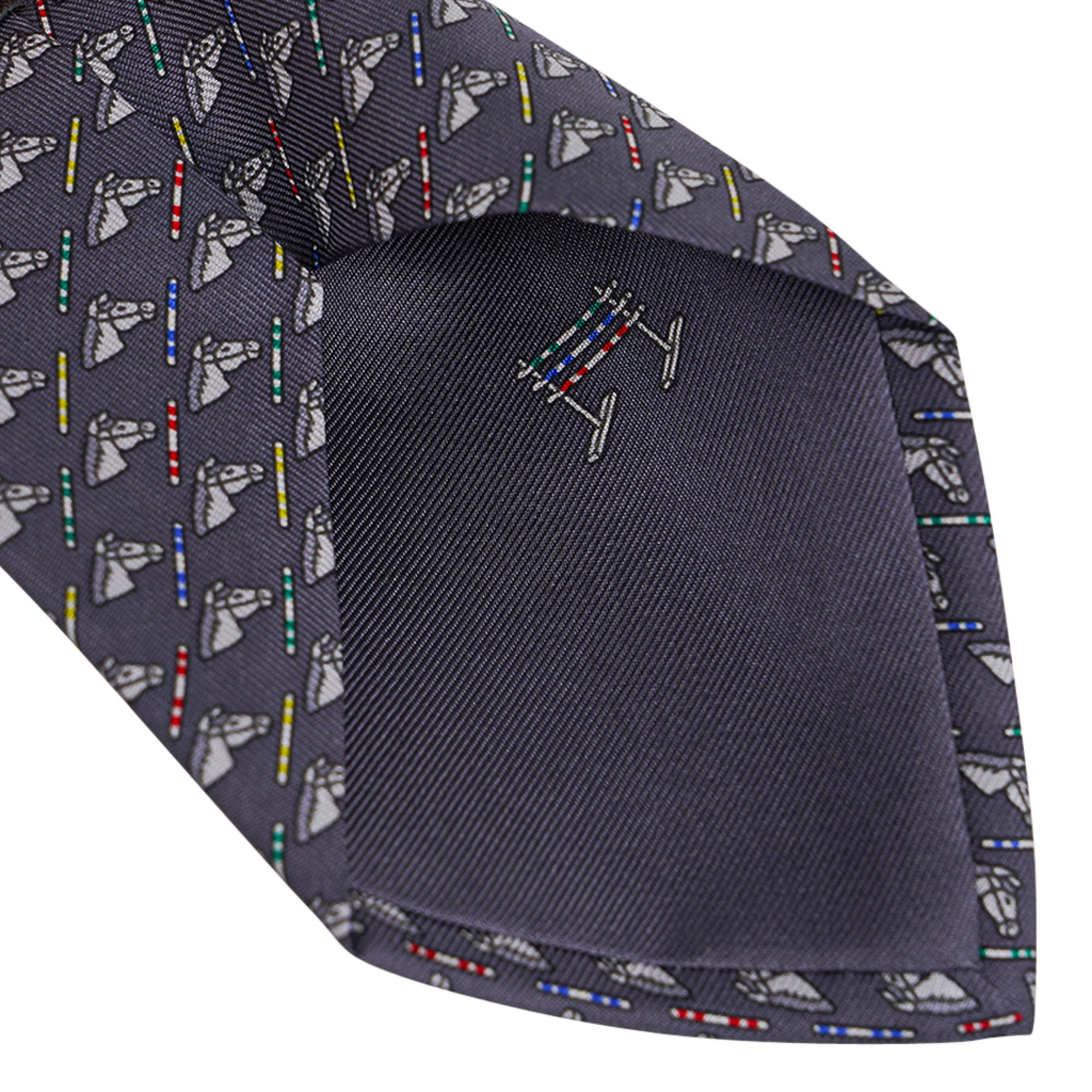 Noir Hermès - Cravate colorée en sergé de soie anthracite/gris Clair en vente