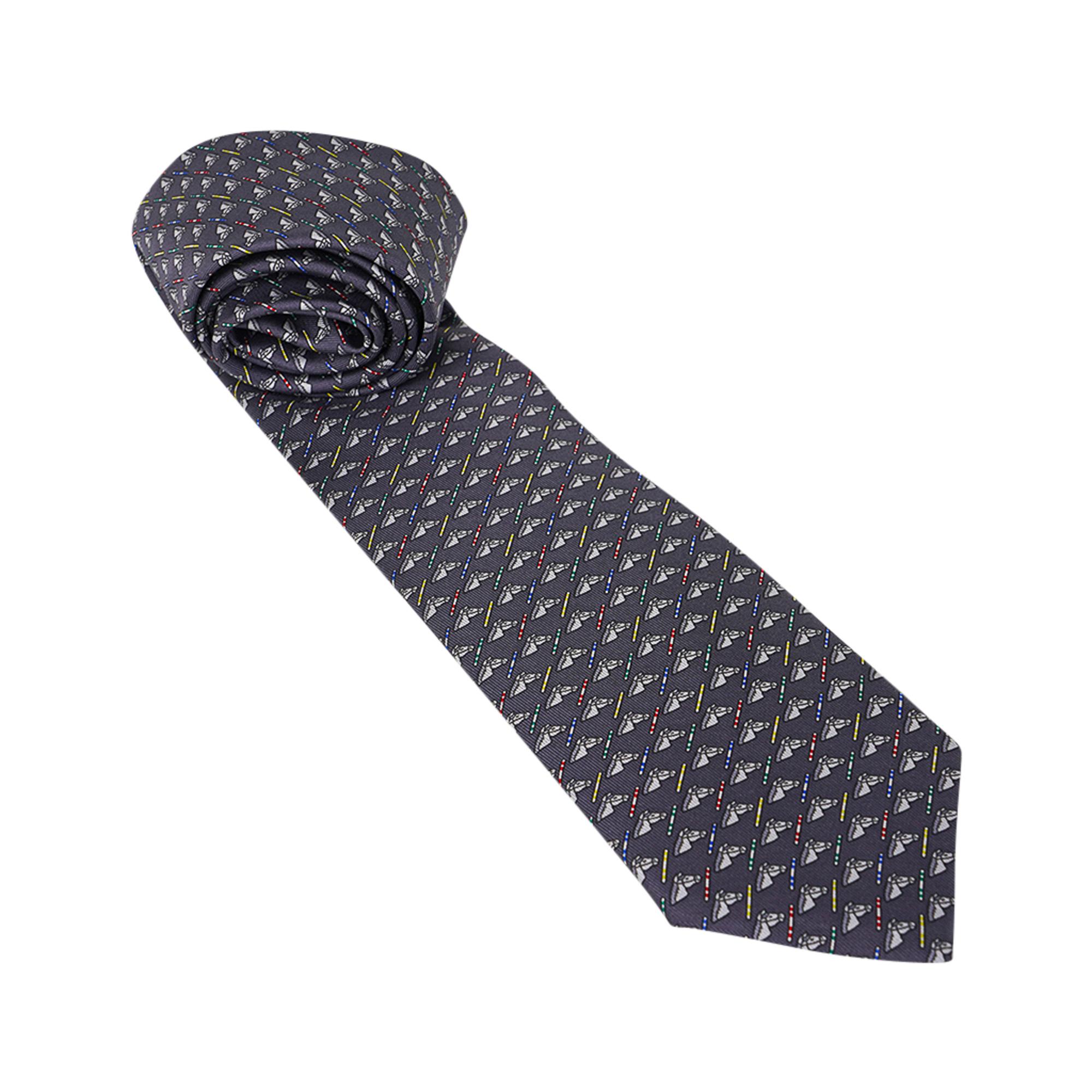 Hermès - Cravate colorée en sergé de soie anthracite/gris Clair Pour hommes en vente