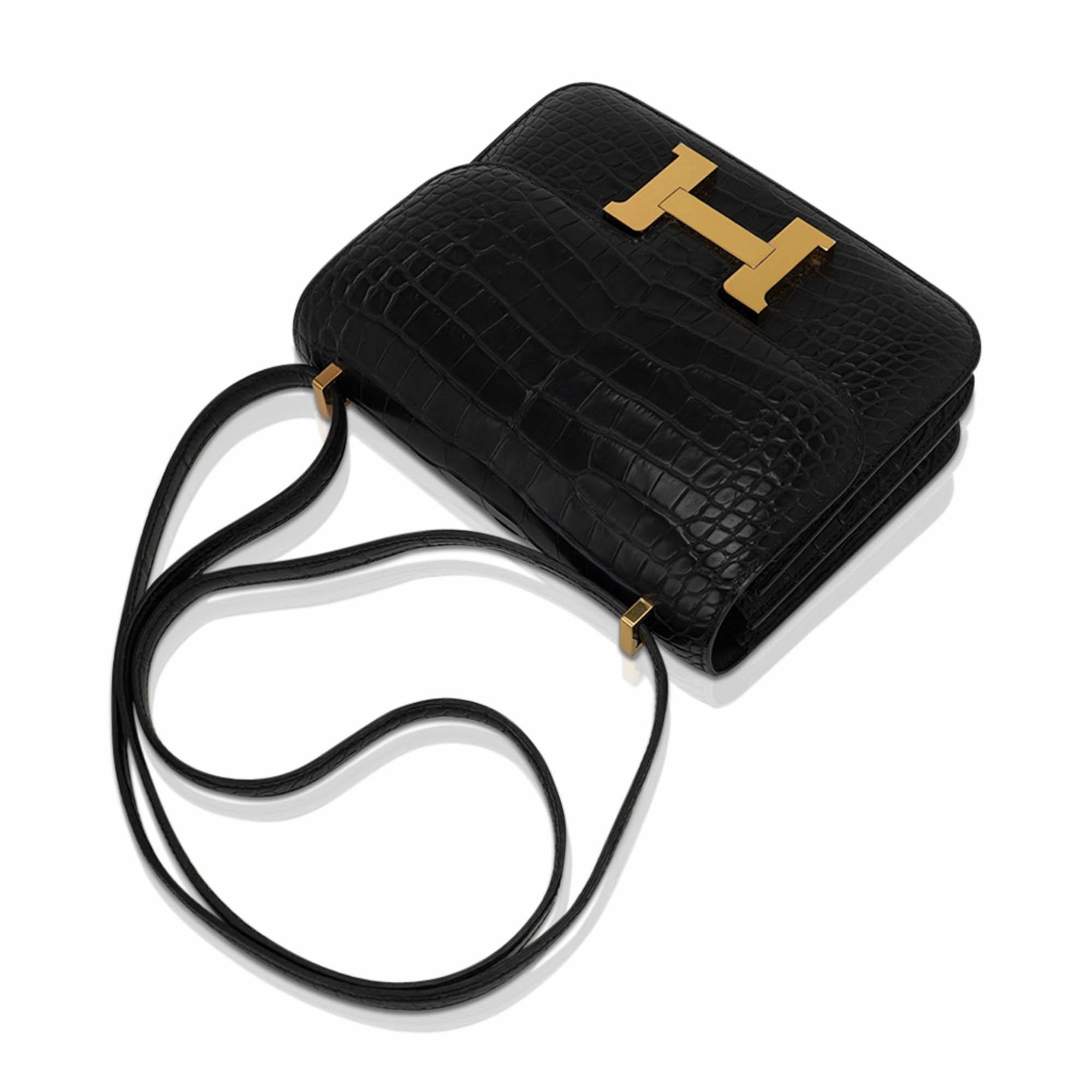 Hermes Constance 18 Bag Black Matte Alligator Gold Hardware and Mirror For Sale 4
