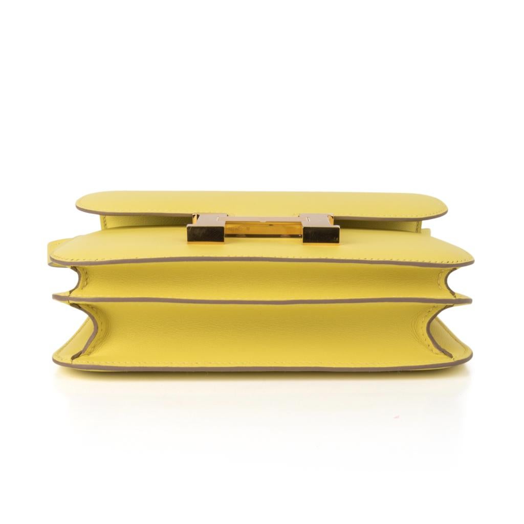 Hermès - Sac Constance 18 Lime Swift avec finition dorée, rare en vente 5