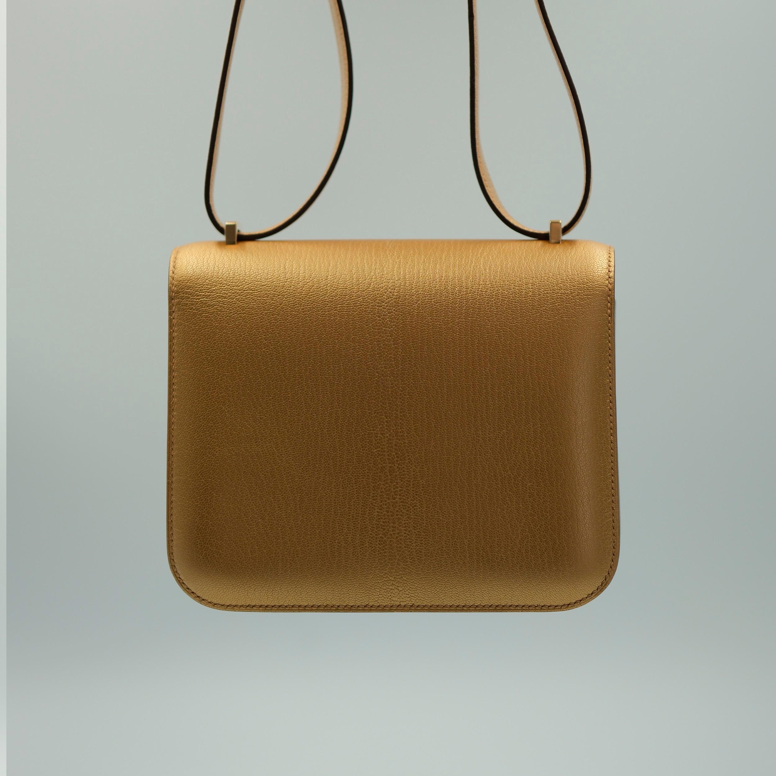 Hermes Constance 18 Dore Chevre Chamkilight Permabrass Hardware en vente 1