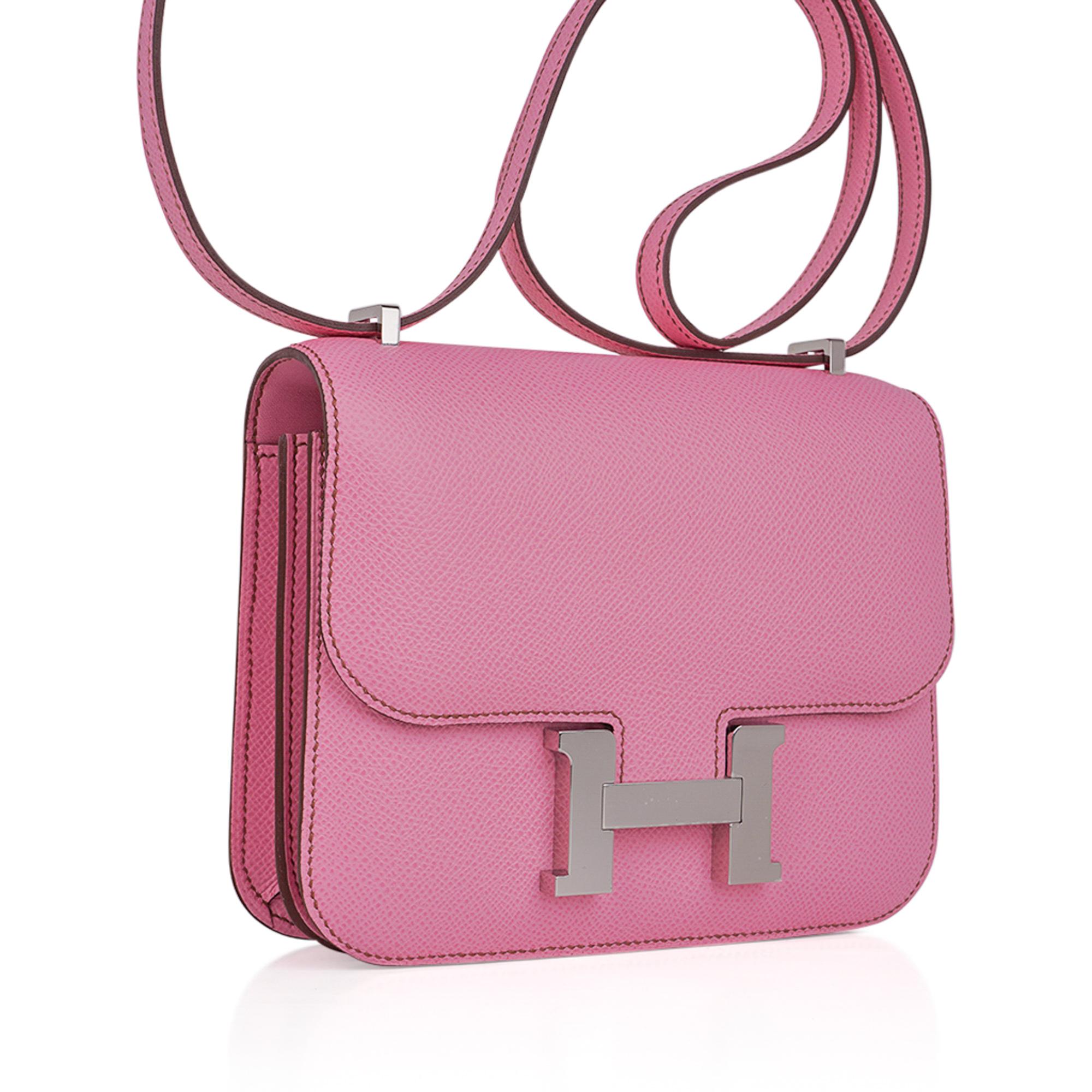 Mightychic offers an Hermes Constance 18 bag featured in coveted 5P Pink.
Epsom leather is often used for vivid colours as it elevates bright dyes. 
Fresh with palladium hardware.
Carried by hand, over the shoulder, or even cross body! 
HERMES PARIS