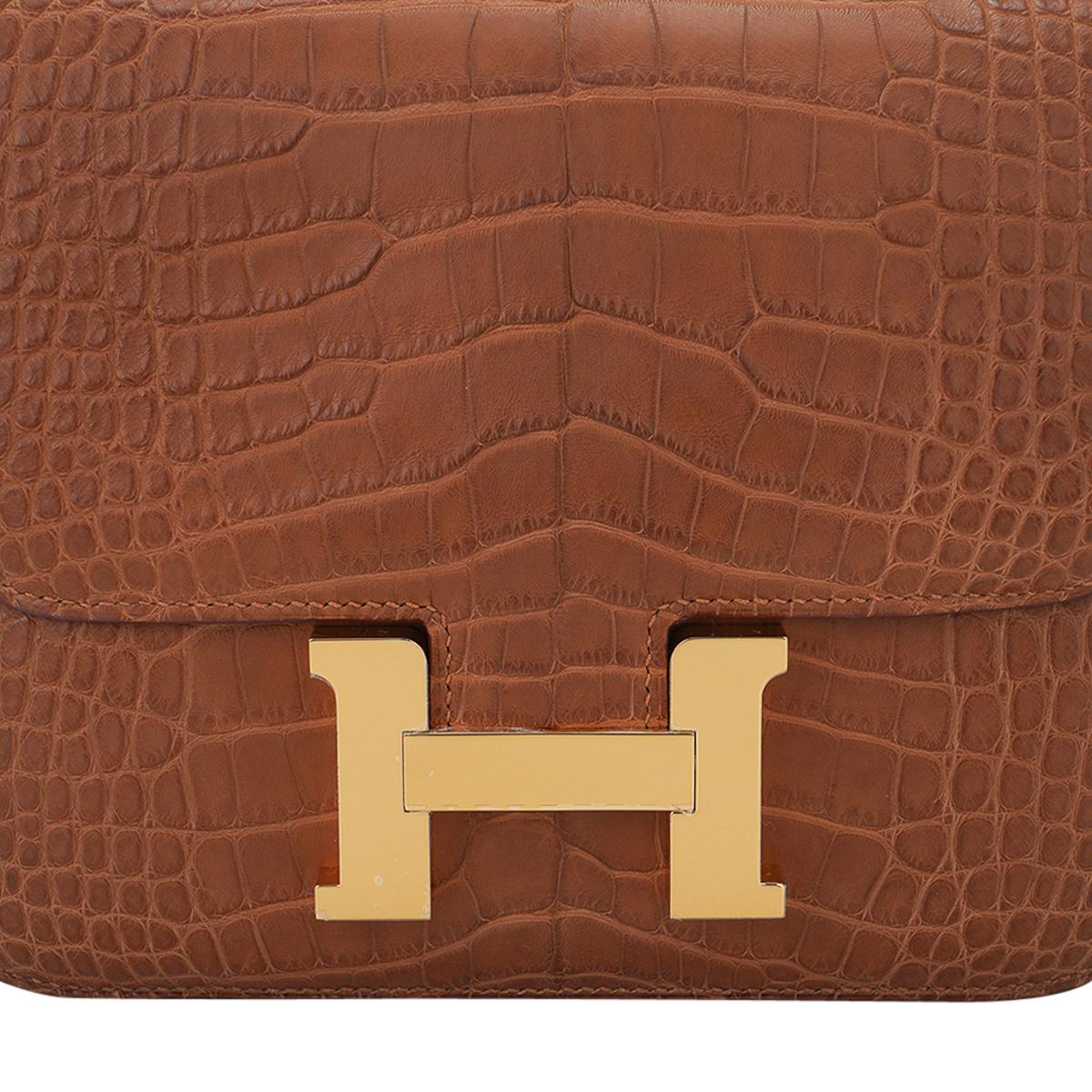 Women's Hermes Constance 18 Bag Gold Matte Alligator Gold Hardware For Sale