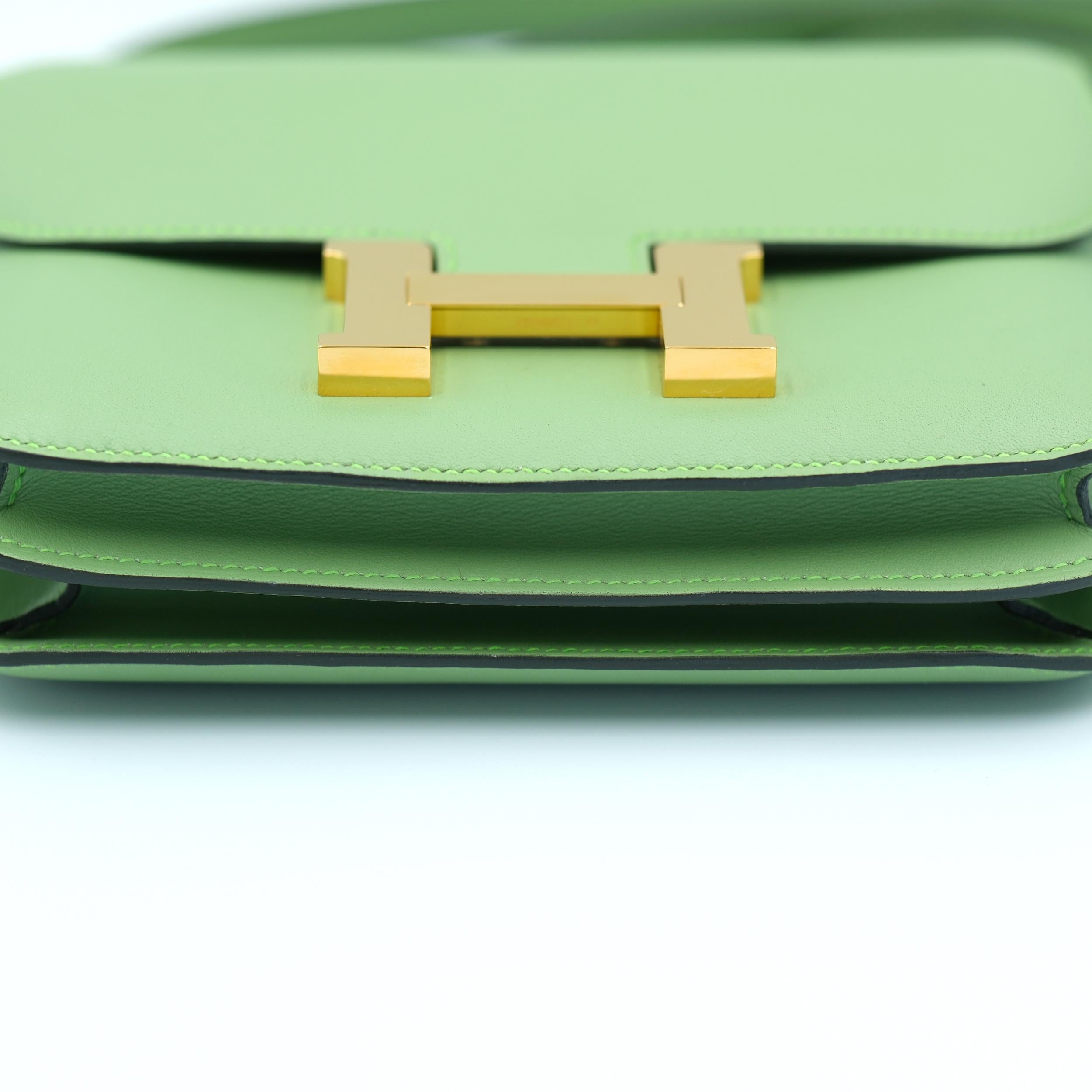 Hermes Constance 18 Mini III Mirror Vert Criquet Swift with Gold Hardware en vente 3