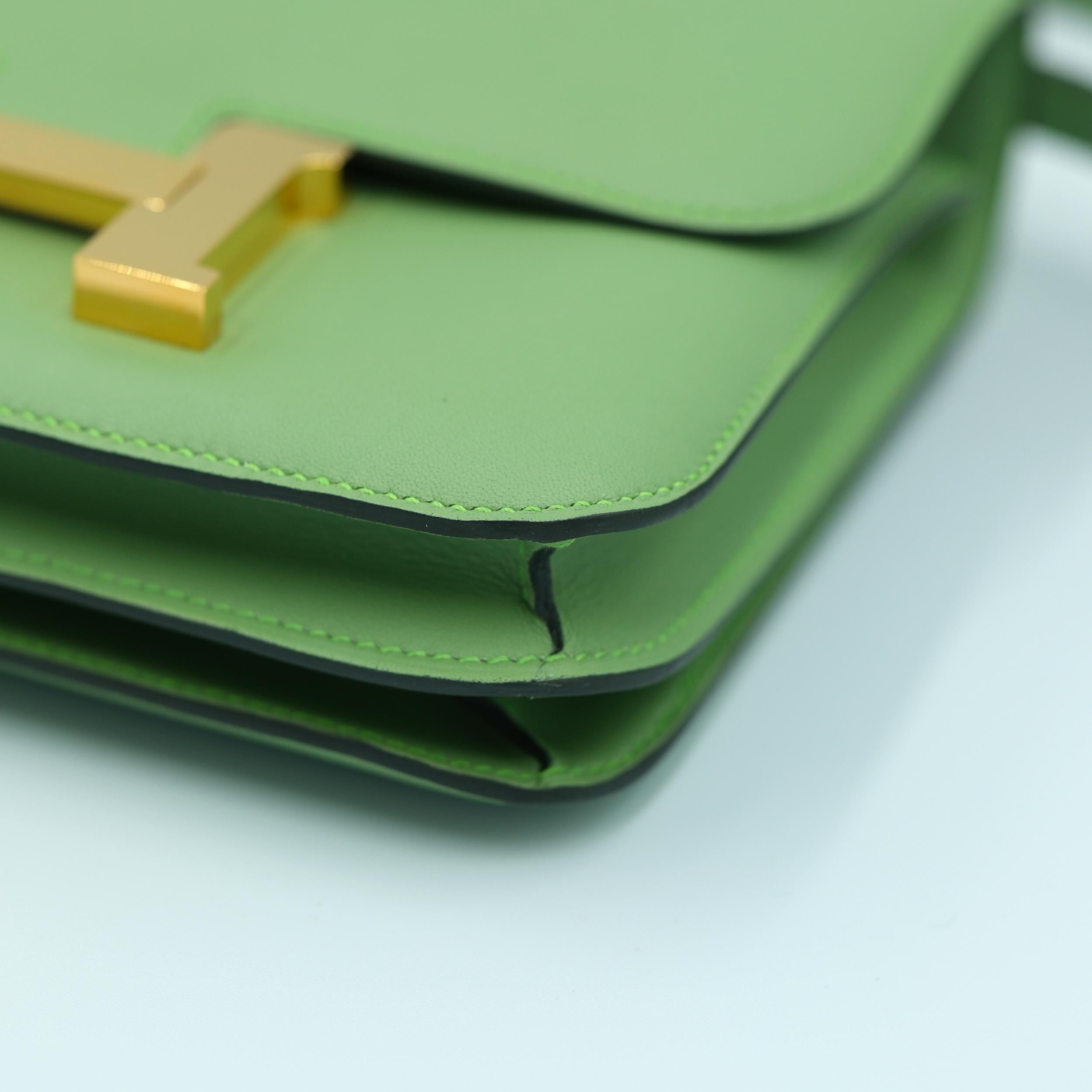Hermes Constance 18 Mini III Mirror Vert Criquet Swift with Gold Hardware en vente 4