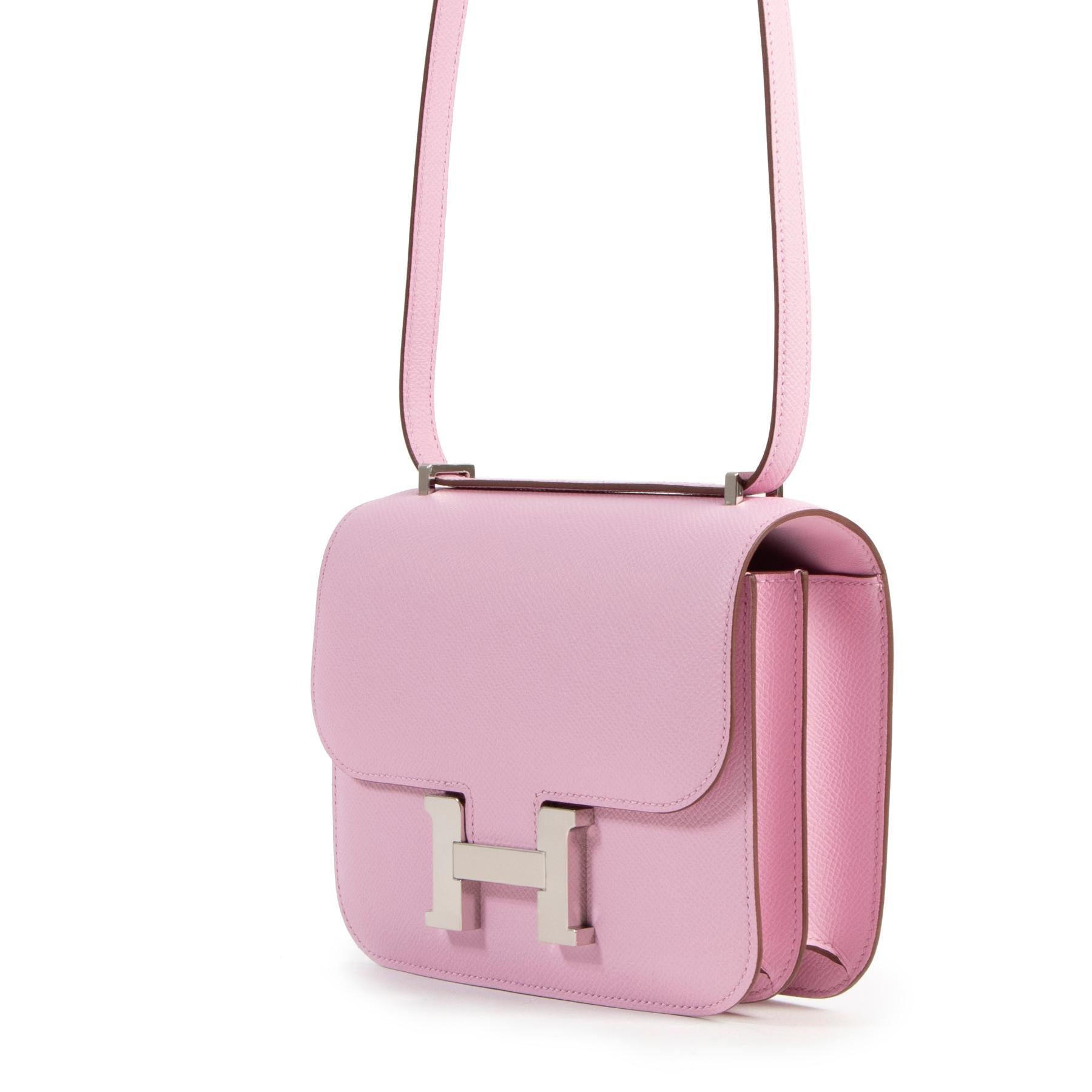 BRAND NEW

Hermès Constance 18 Mini Mauve Sylvestre Veau Epsom PHW

Fall head over heels in love with this brand new Hermès Constance III Mini. Discover the supreme quality, style and beauty upheld by this timeless fashion house. Its 18 cm body is
