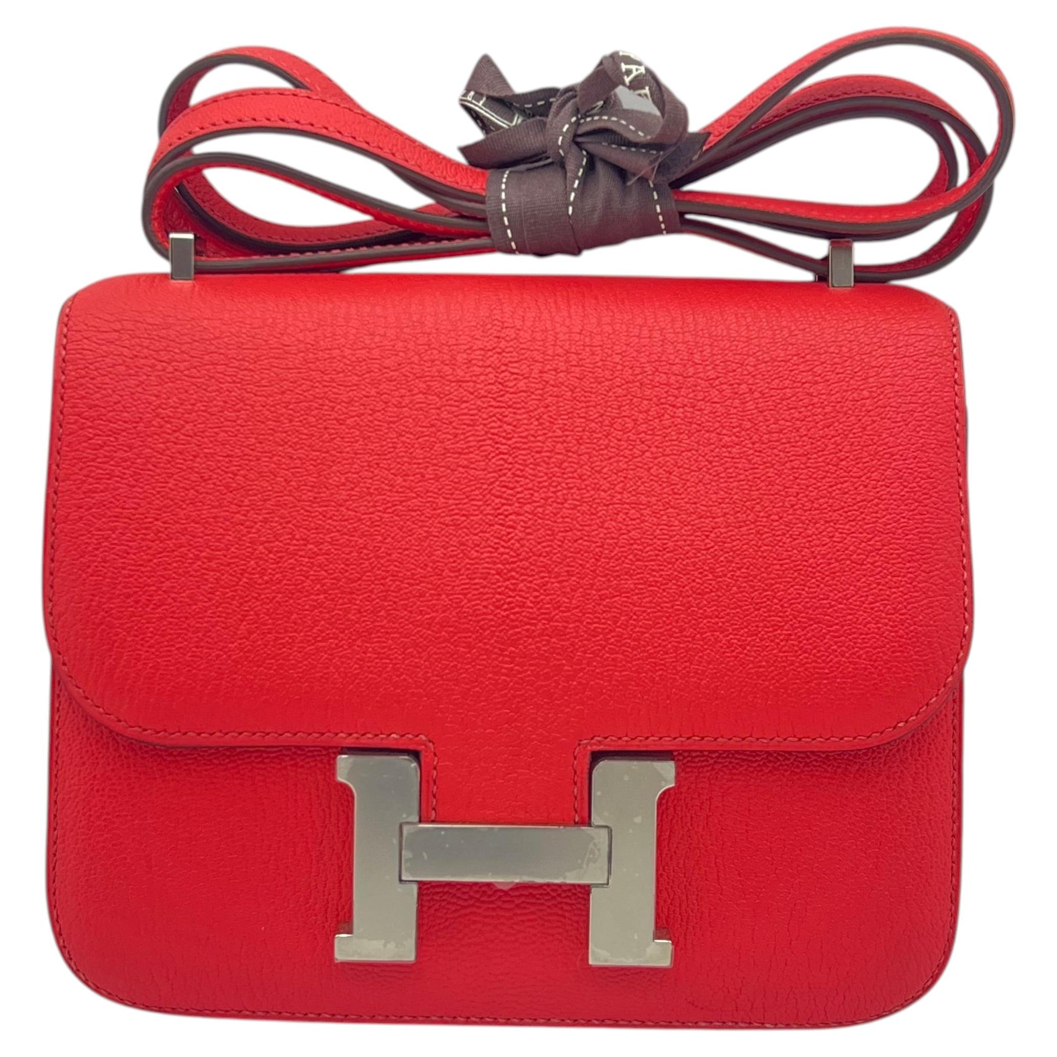 Borsa HERMES Constance 18 in pelle di capra Chevre color Rose Texas Pink con finiture argentate, collezione 2020
