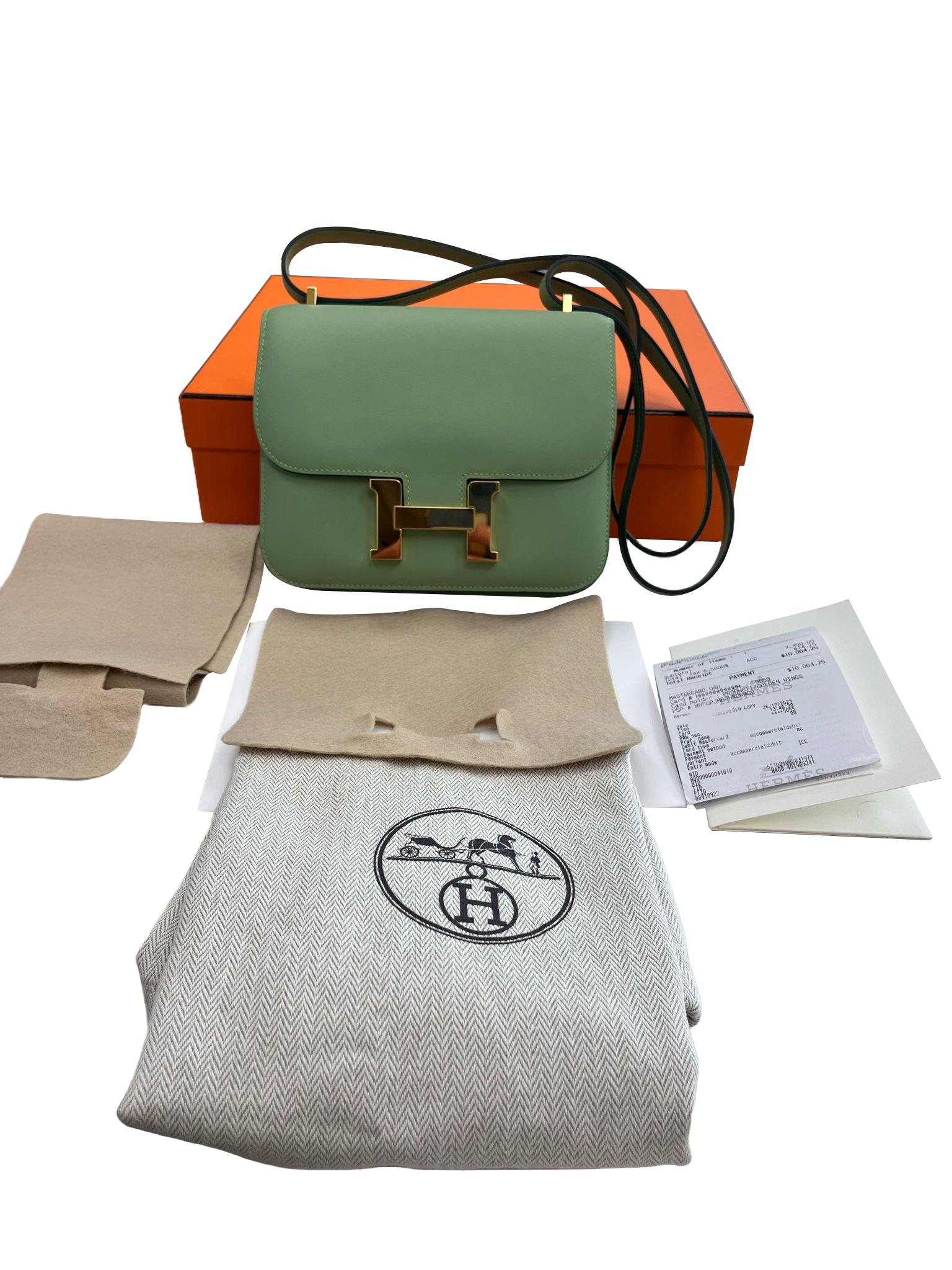 Hermes Constance 18 Vert Criquet Swift Leather With Gold Hardware Handbag For Sale 3