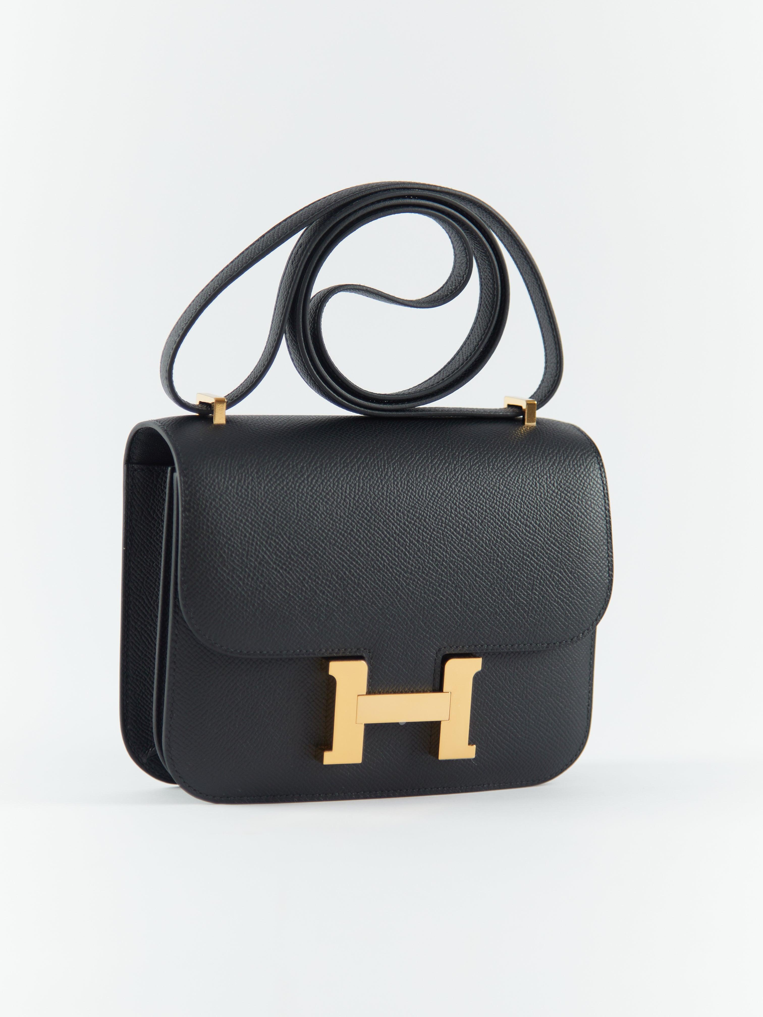 HERMÈS CONSTANCE 18CM BLACK Epsom Leather with Gold Hardware In Excellent Condition For Sale In London, GB