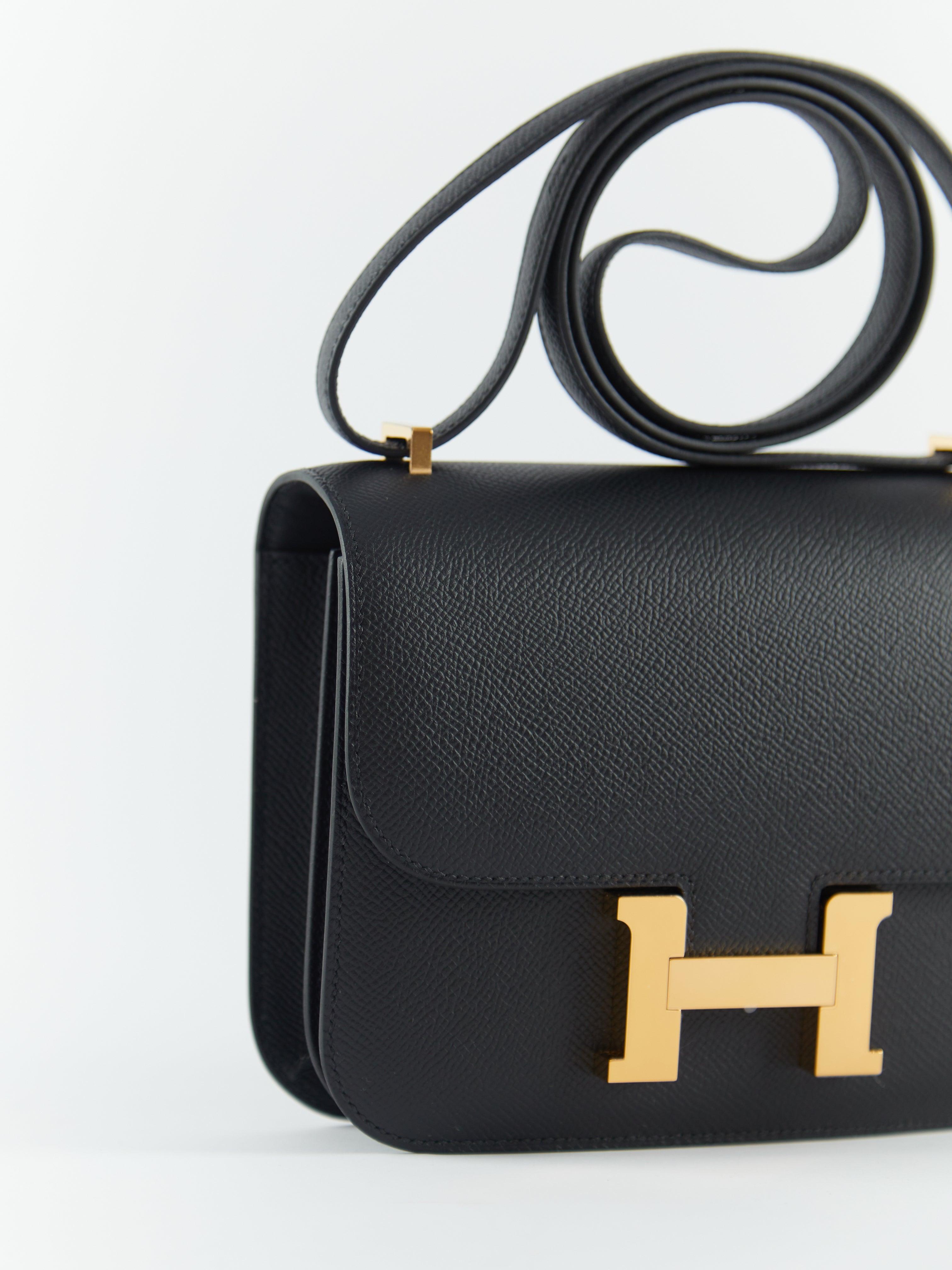 Women's or Men's HERMÈS CONSTANCE 18CM BLACK Epsom Leather with Gold Hardware For Sale