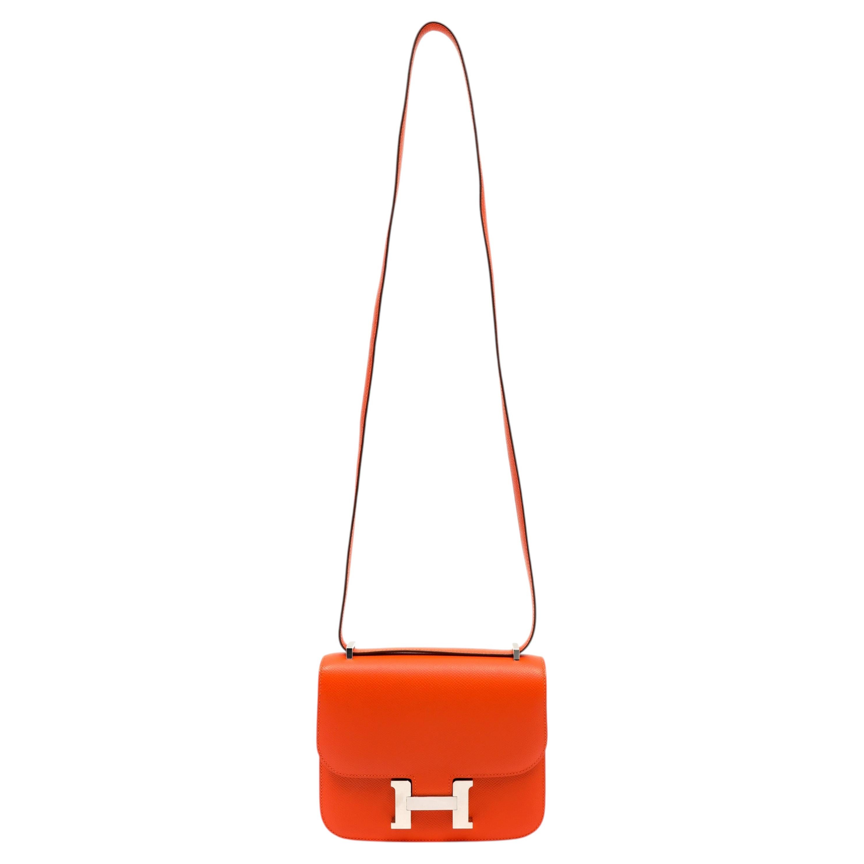 Hermès Constance 18cm Orange Epsom Leder mit Palladium Hardware im Angebot