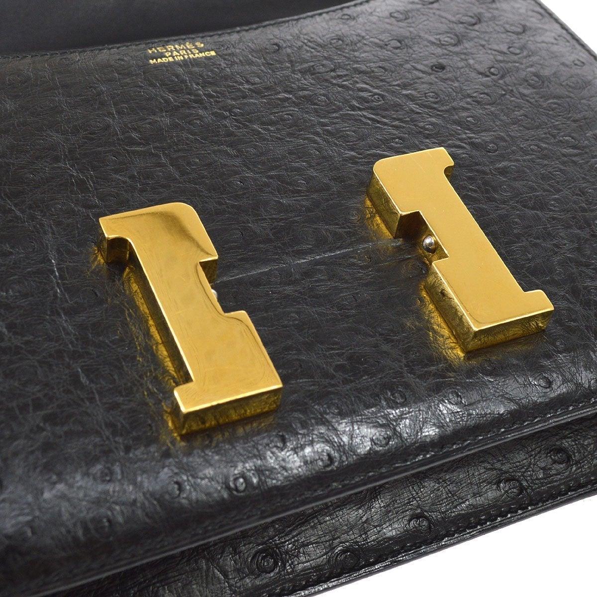 Pre-Owned Vintage By Zustand
Aus der Collection'S von 1986
Strauß 
Goldfarbene Hardware
Lederfutter
Maße: 9