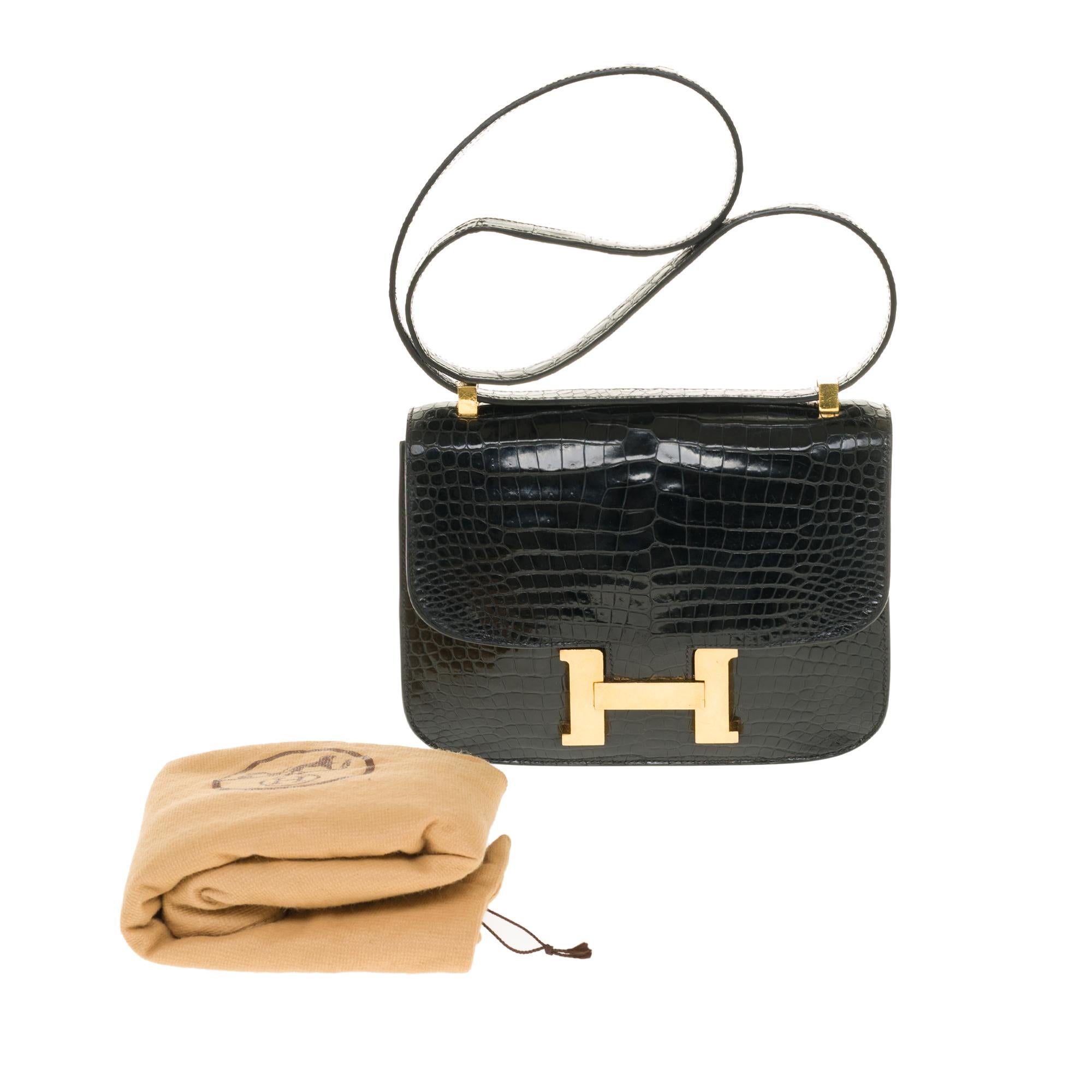 Hermes Constance 23 shoulder bag in black Crocodile with gold hardware ! 4