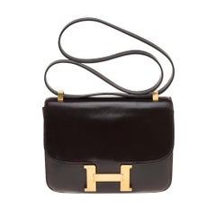 Hermes Constance 23 shoulder bag in brown calfskin and gold hardware !