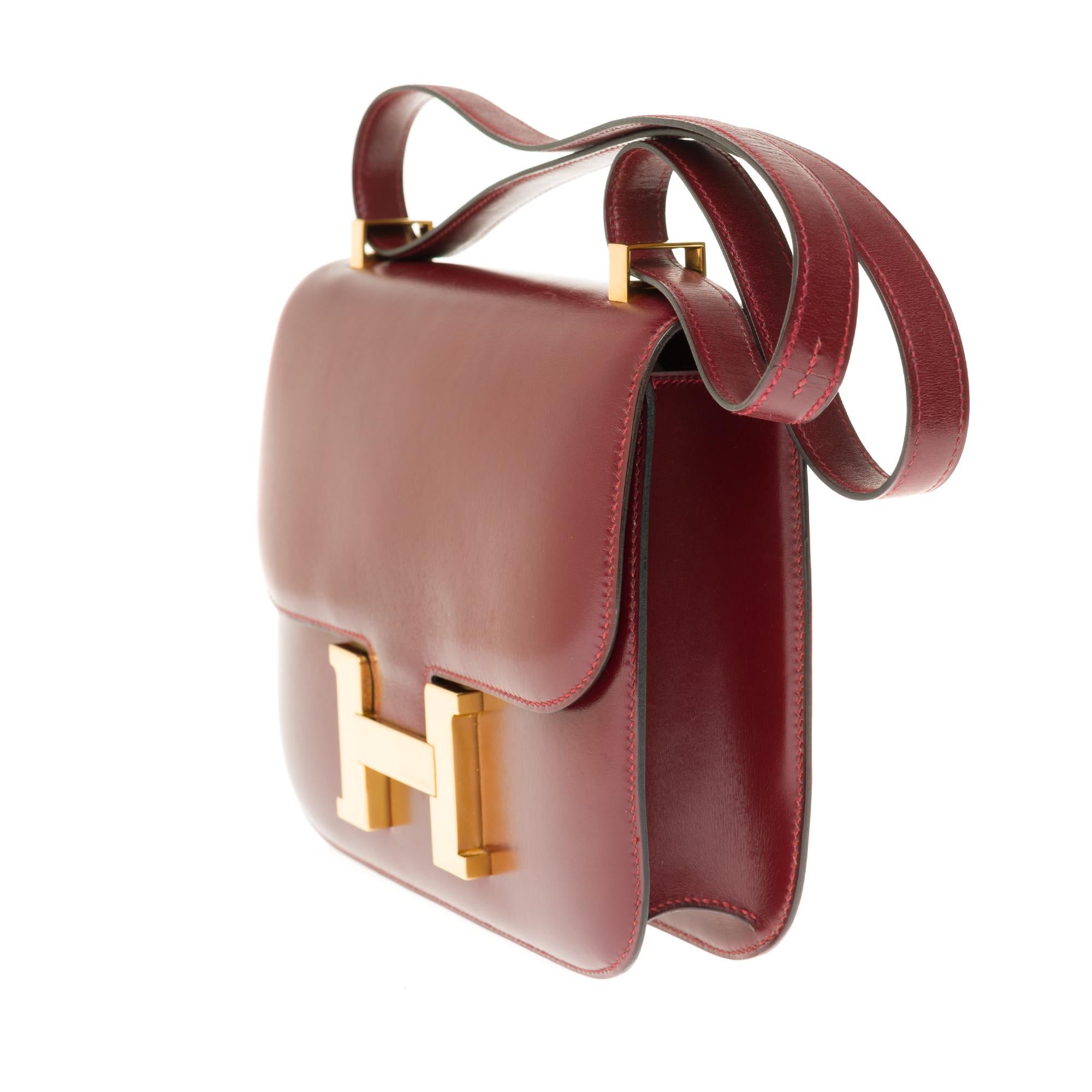 Hermes Constance 23 shoulder bag in burgundy calfskin with gold hardware ! (Braun)