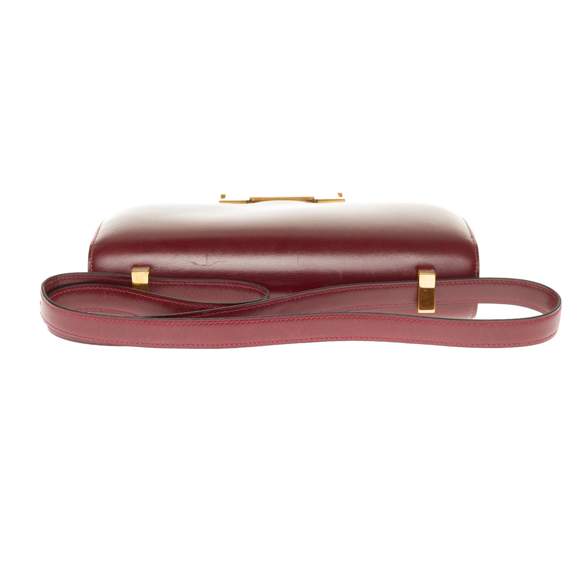 Hermes Constance 23 shoulder bag in burgundy calfskin with gold hardware ! 3