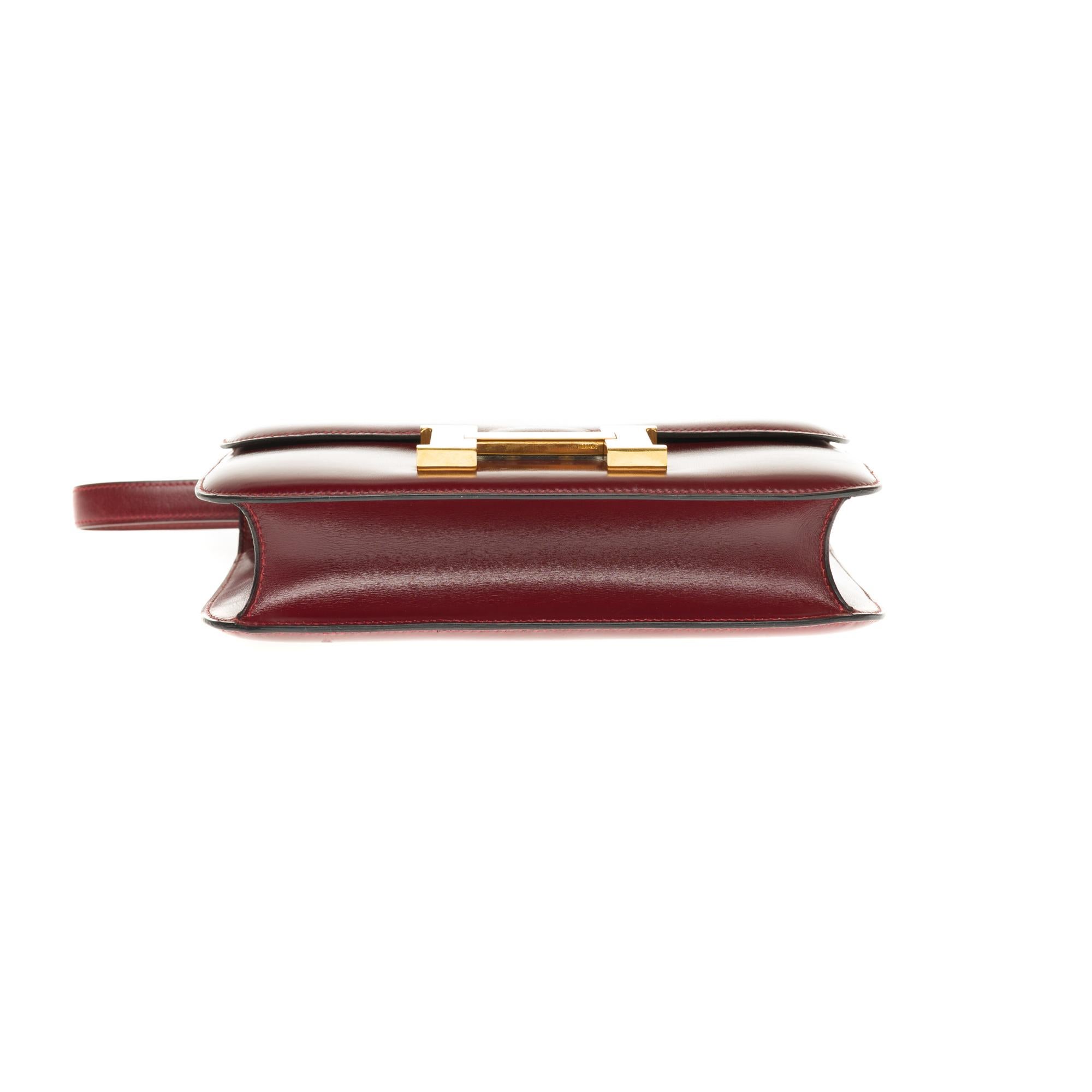 Hermes Constance 23 shoulder bag in burgundy calfskin with gold hardware ! 4