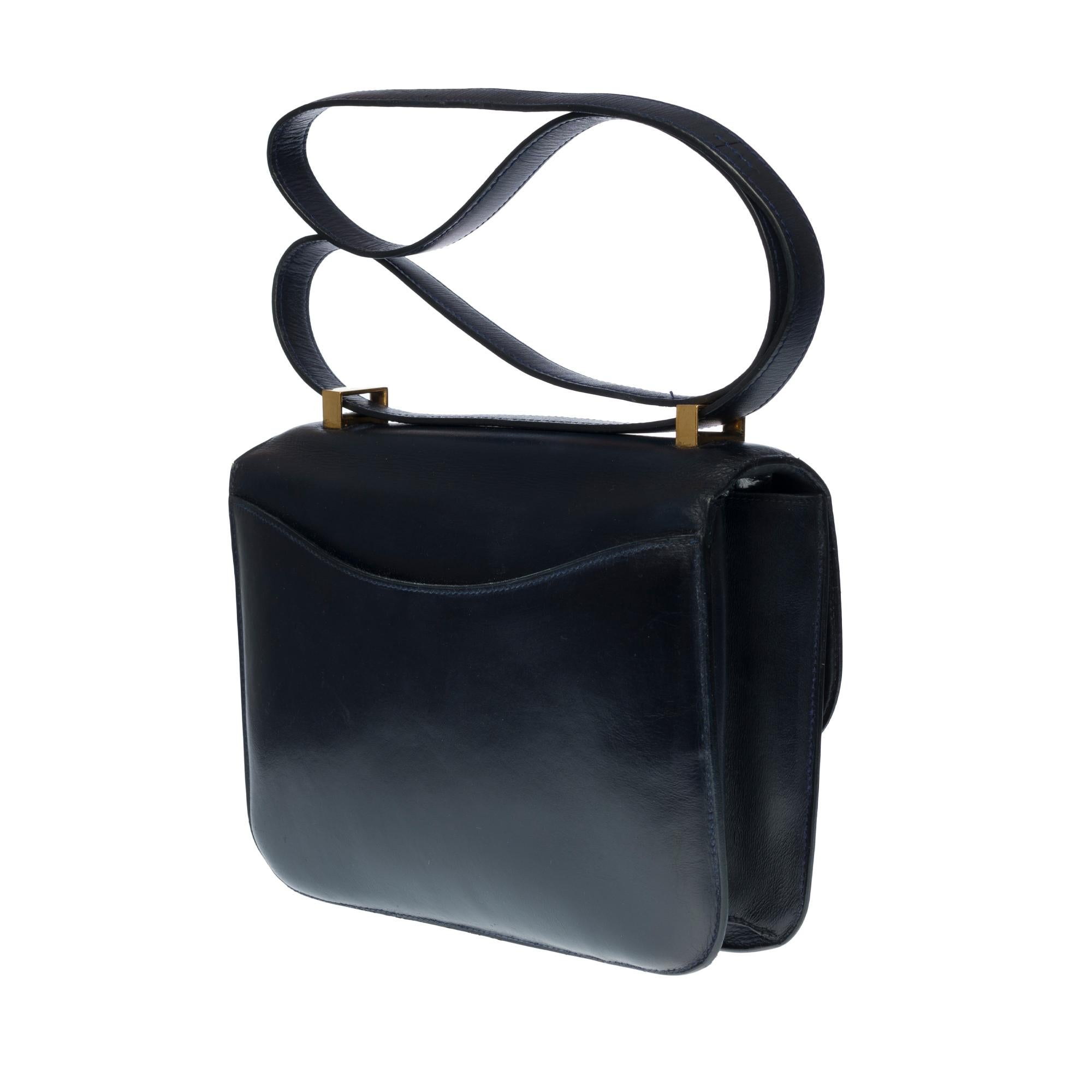 Hermes Constance 23 shoulder bag in navy blue calfskin with gold hardware ! In Good Condition In Paris, IDF