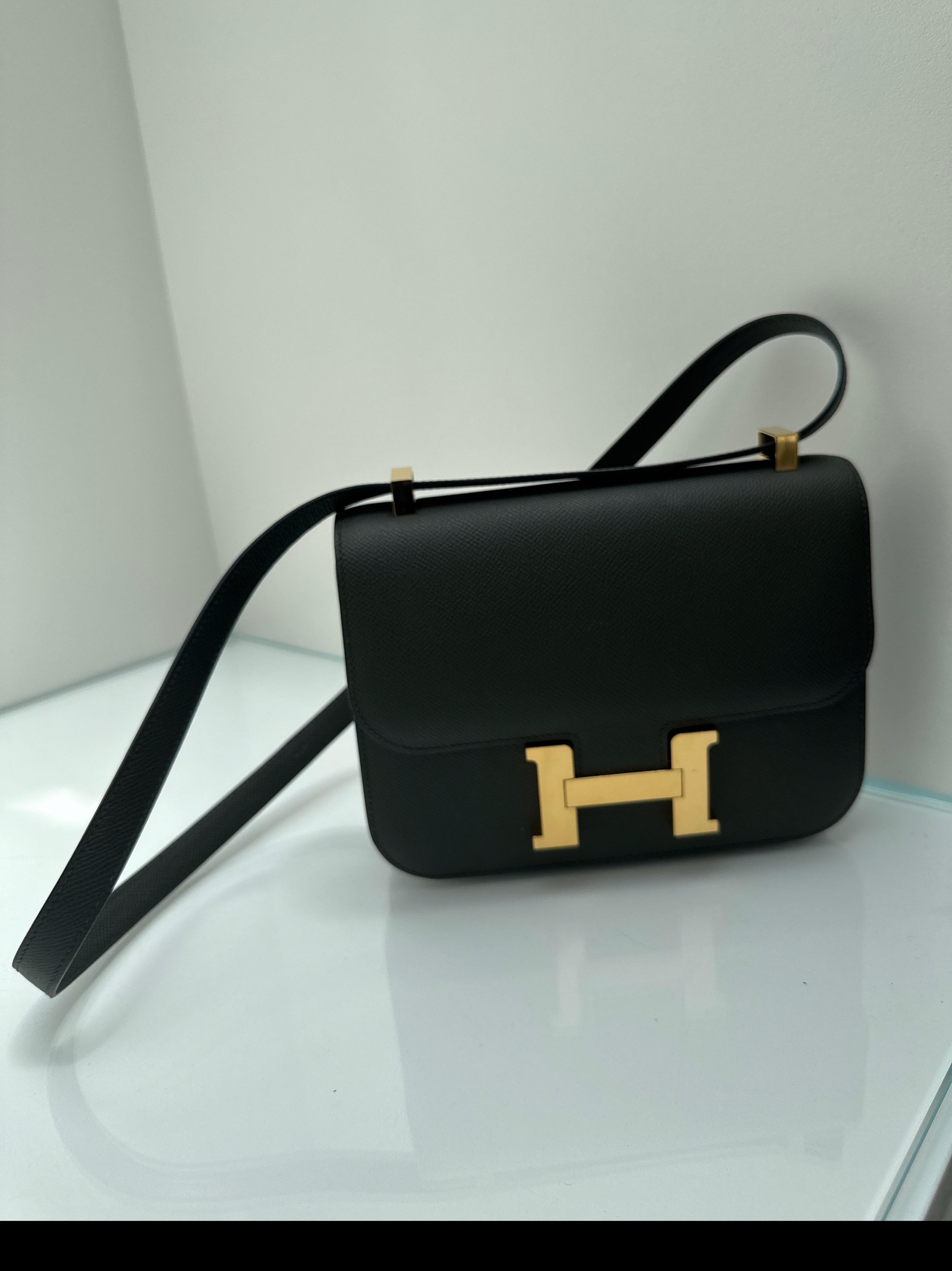 Noir Hermes Constance 24 Vert De Gris Epsom Gold Hardware en vente