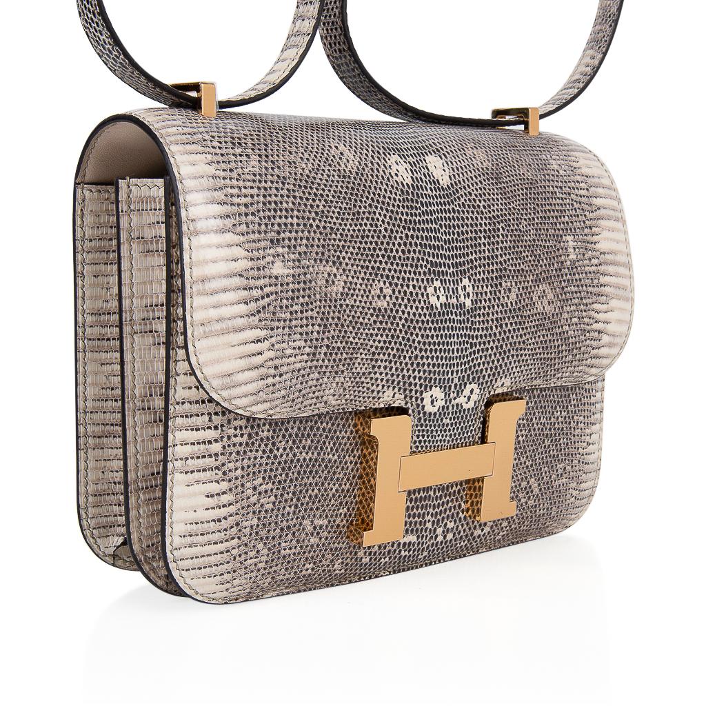 Garantiert authentische Hermes Constance 18 Tasche verfügt über limitierte Auflage Ombre Lizard mit Gold Hardware. 
Exquisit!
HERMES PARIS MADE IN FRANCE ist auf der Vorderseite unter der Klappe gestempelt.  
Kommt mit Hermes Schläfer und