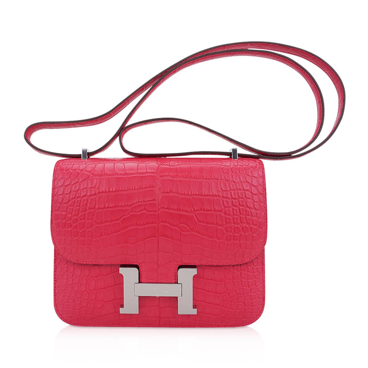 Hermes Constance Bag 18 Rose Extreme Matte Alligator Palladium Hardware In New Condition For Sale In Miami, FL