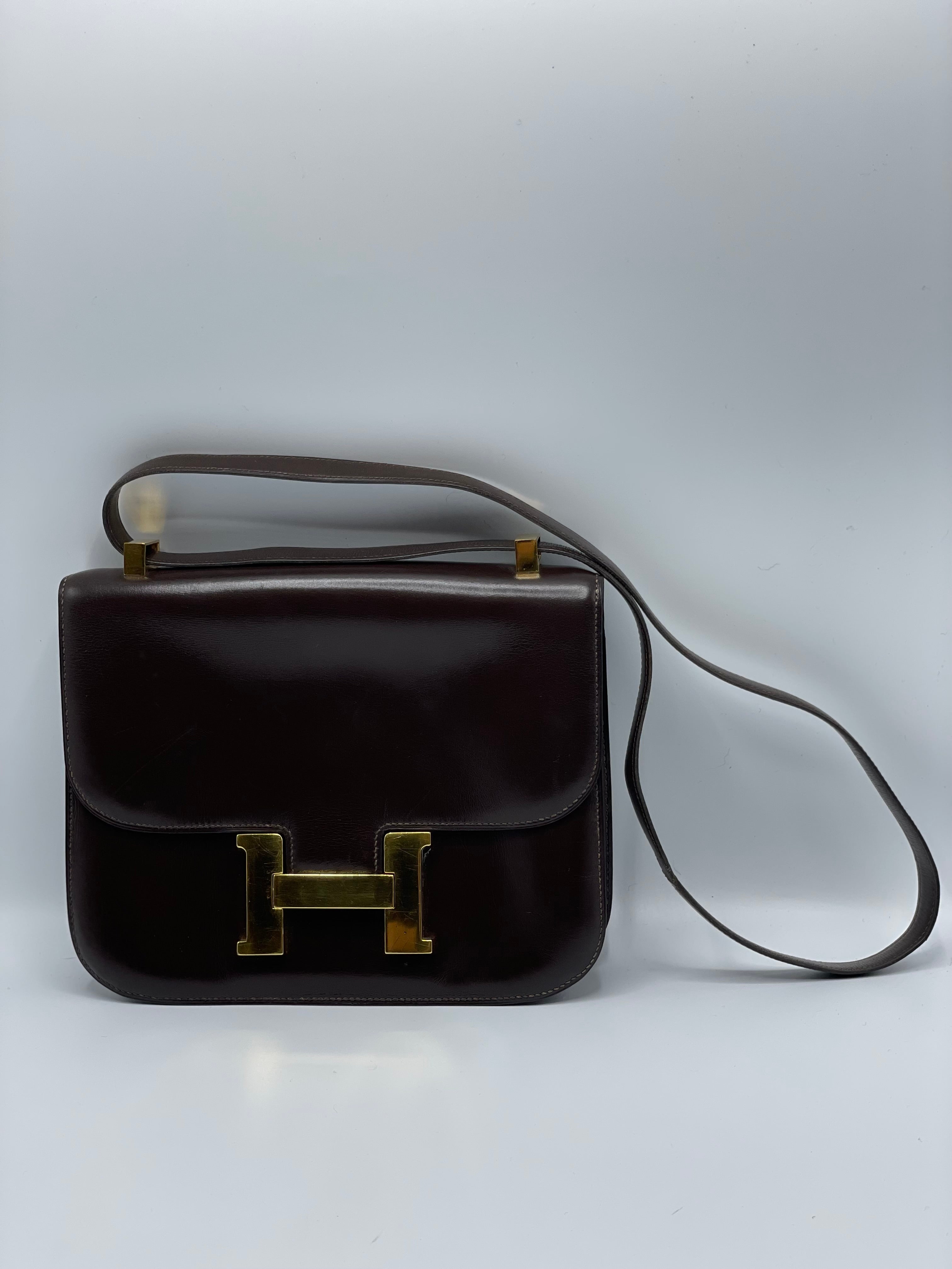 Hermès Constance Brown and Gold 23 cm  For Sale 7