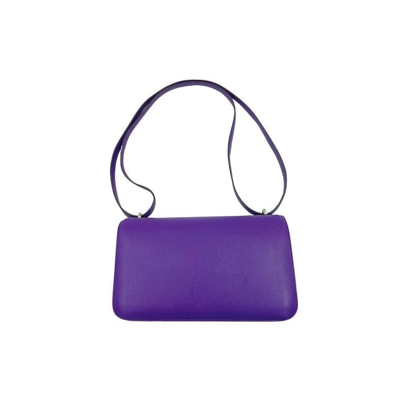 Beautiful purple Constance elan with silver hardware !

Condition : very good, delivered in its Hermès dustbag
Made in France
Collection : Constance Elan
Material : Epsom leather
Color : Crocus
Dimensions : 25 x 15 x 5.5 cm
Shoulder strap : short 67