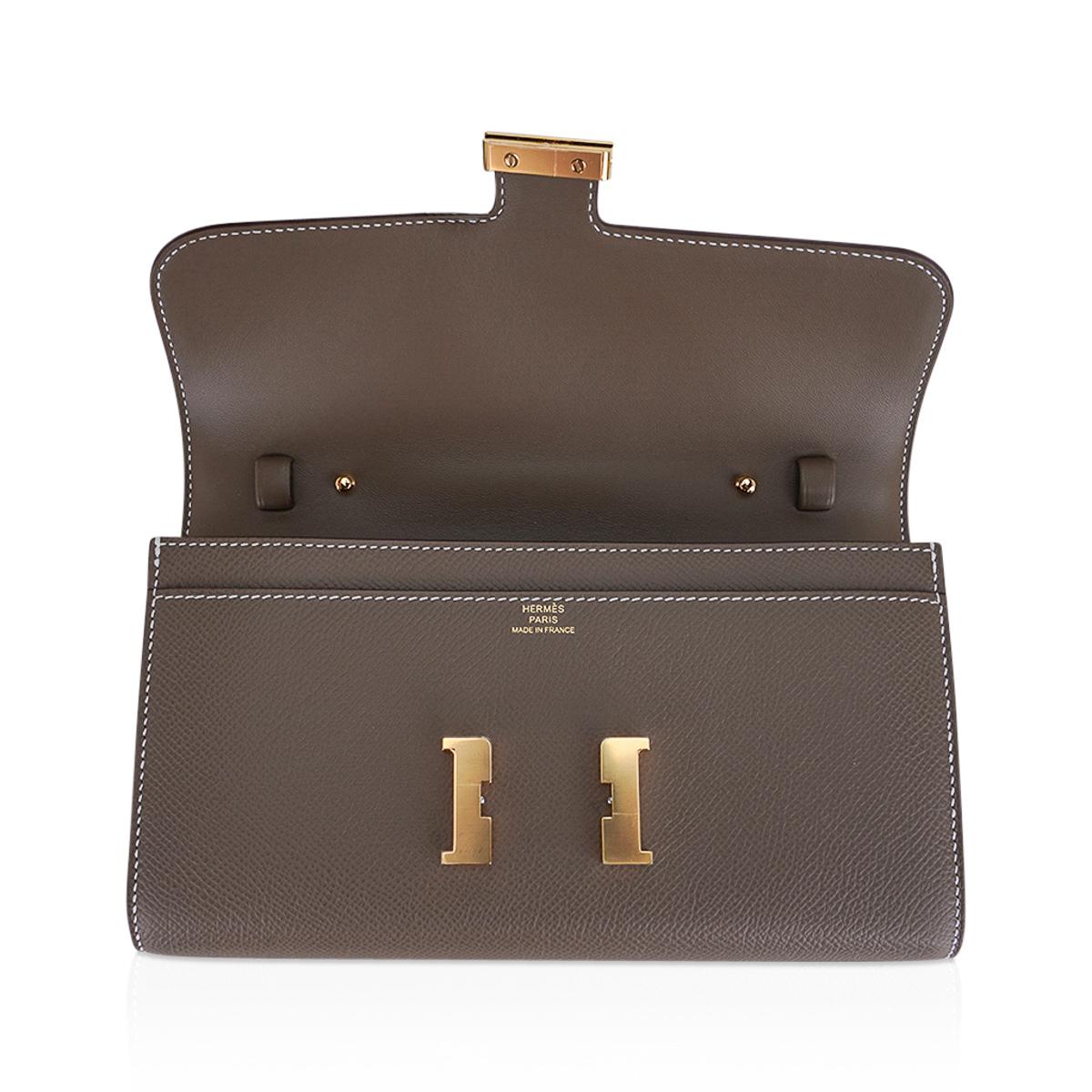 Constance Long To Go Brieftasche aus Etoupe mit Goldbeschlägen von Hermès im Angebot 4