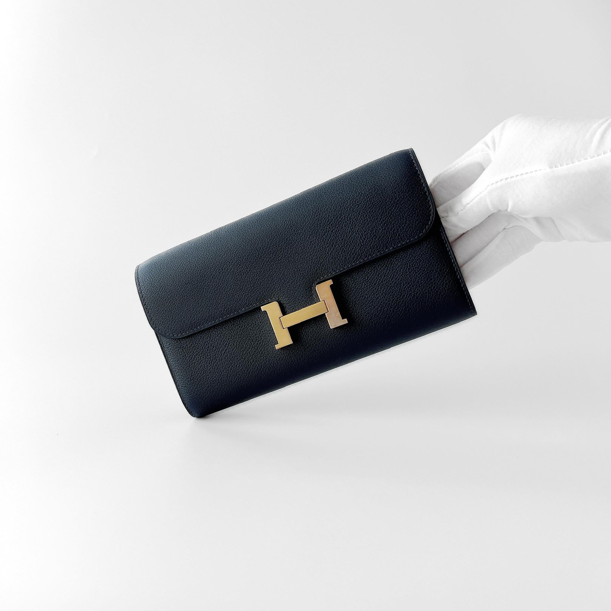 Hermes Constance Long To Go Wallet In Bleu Nuit, Navy Blue And Gold Hardware In New Condition In London, GB