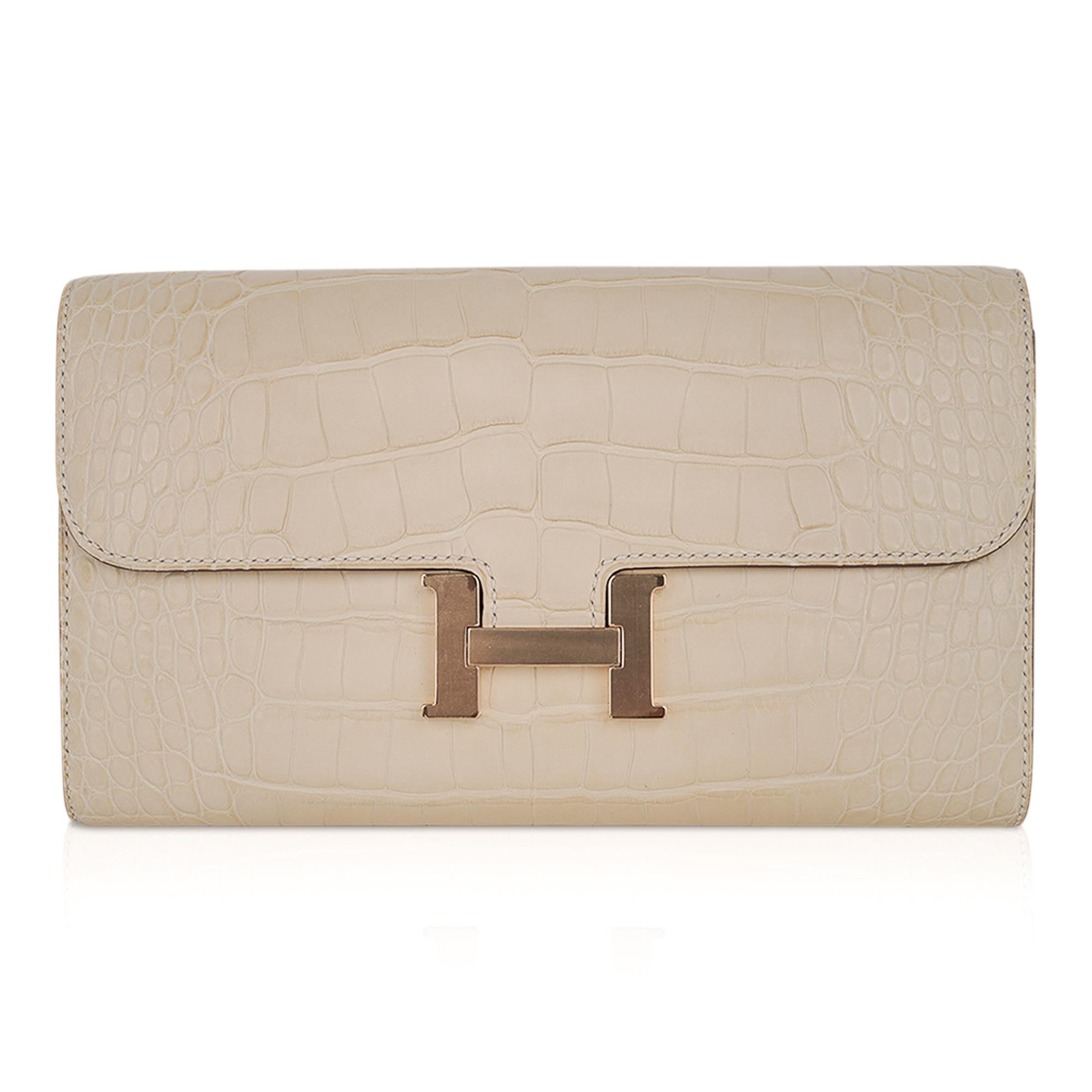 Hermes Constance Long To Go Wallet Vanille Matte Alligator Gold Hardware In New Condition In Miami, FL