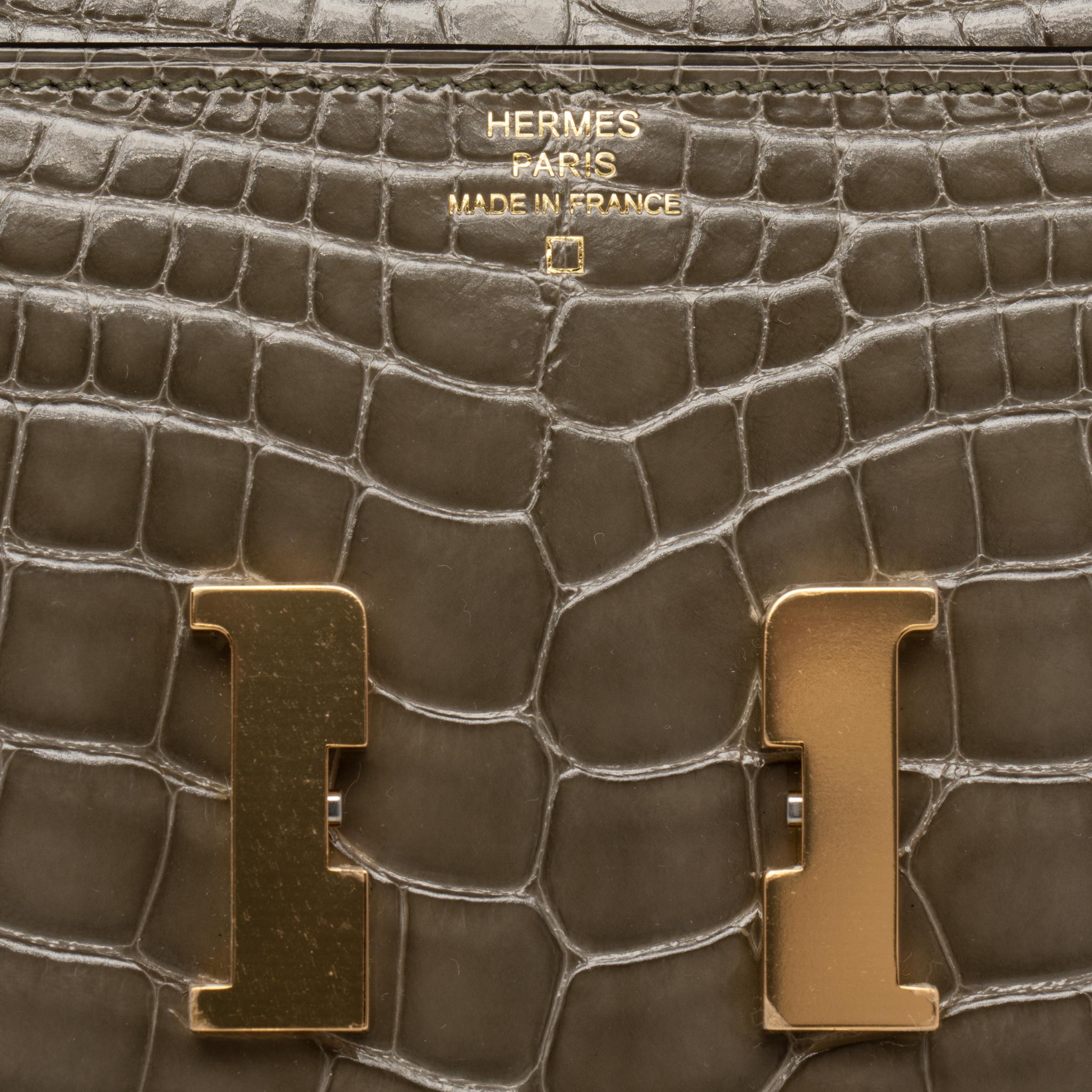 Marrone Hermès Constance Portafoglio lungo Gris Tourterelle Alligatore lucido Hardware oro