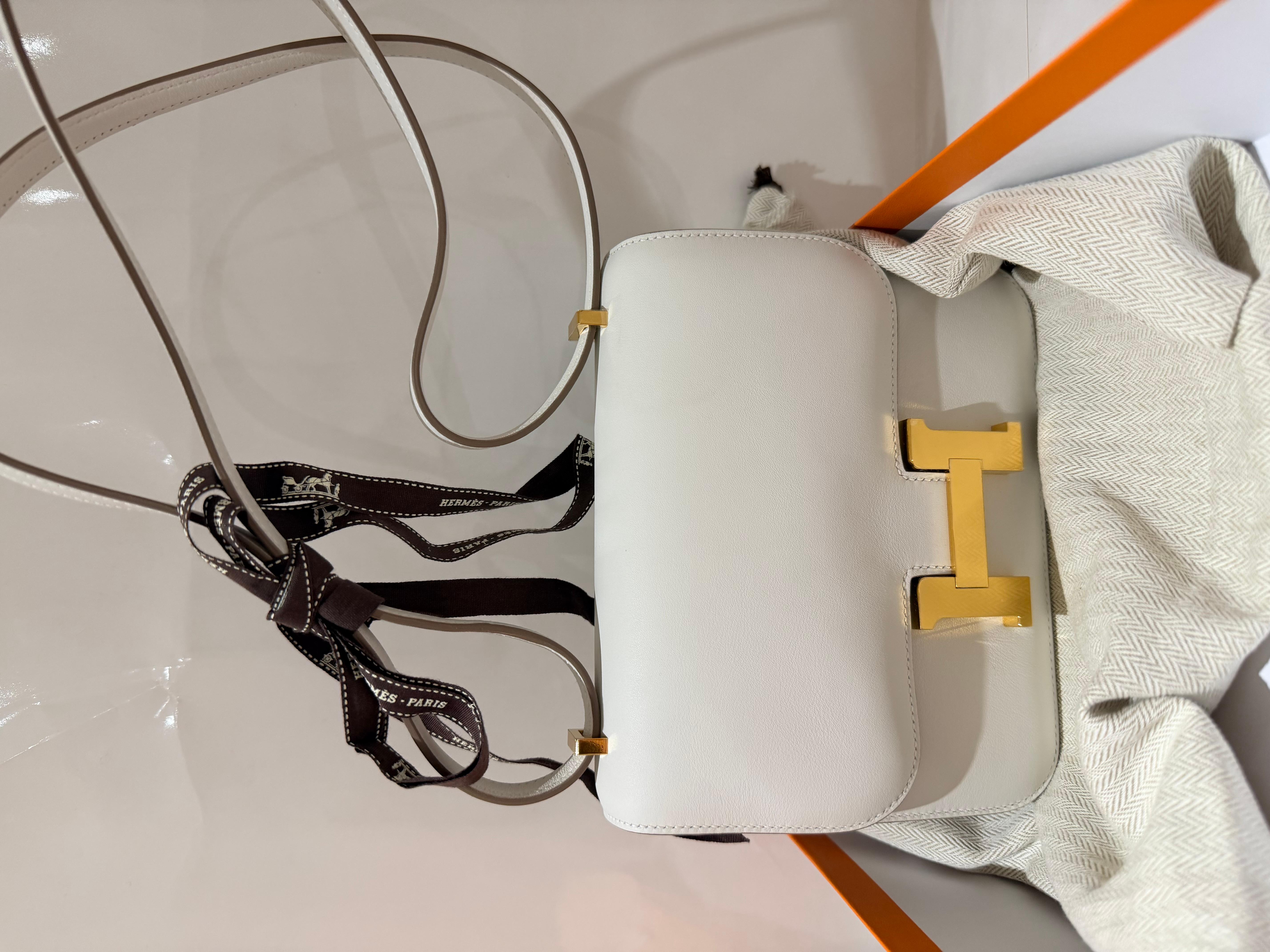 Grigio Hermès Constance mini 18 Craie rose gold hardware bag in vendita