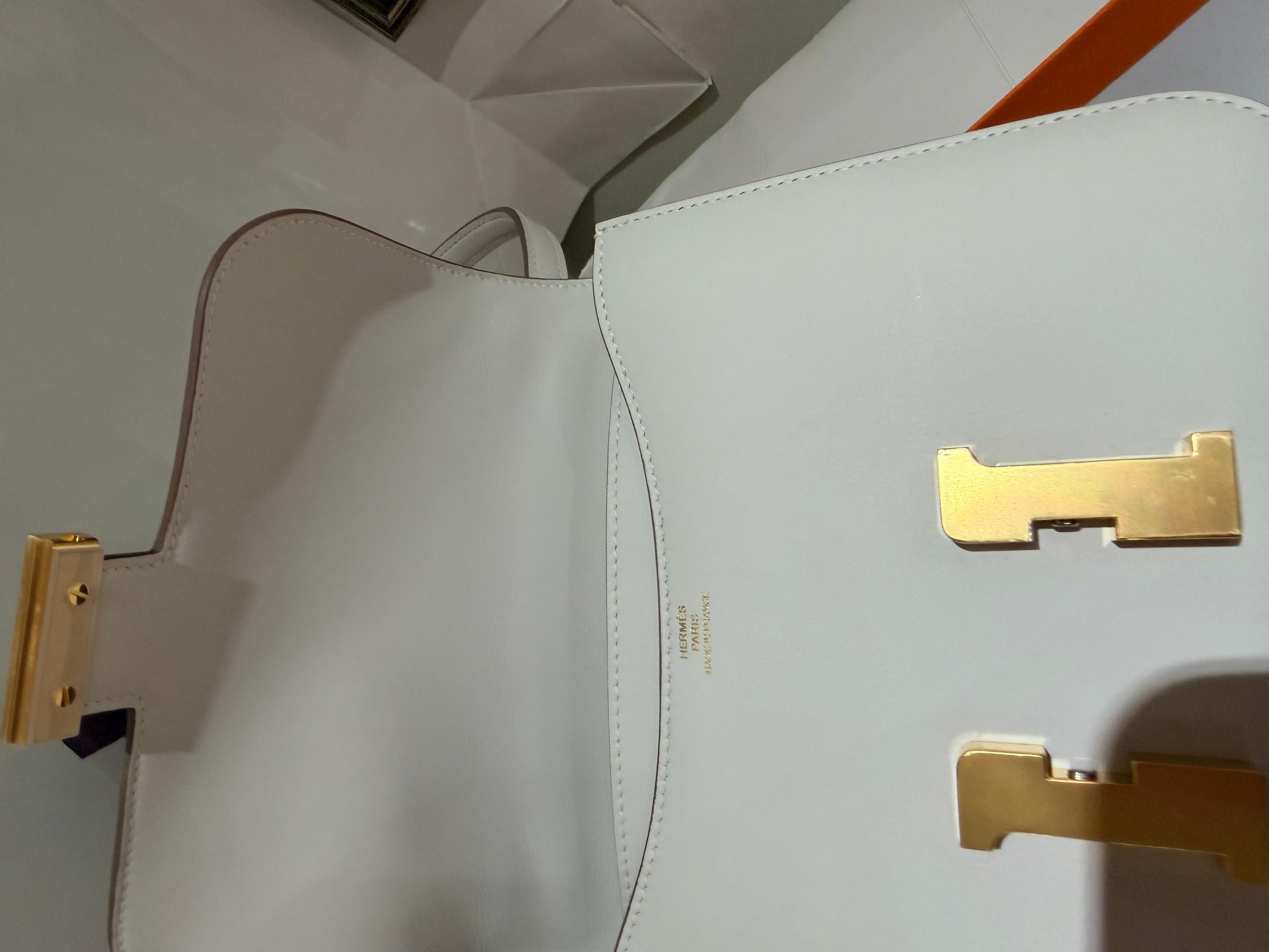 da uomo o donna Hermès Constance mini 18 Craie rose gold hardware bag in vendita