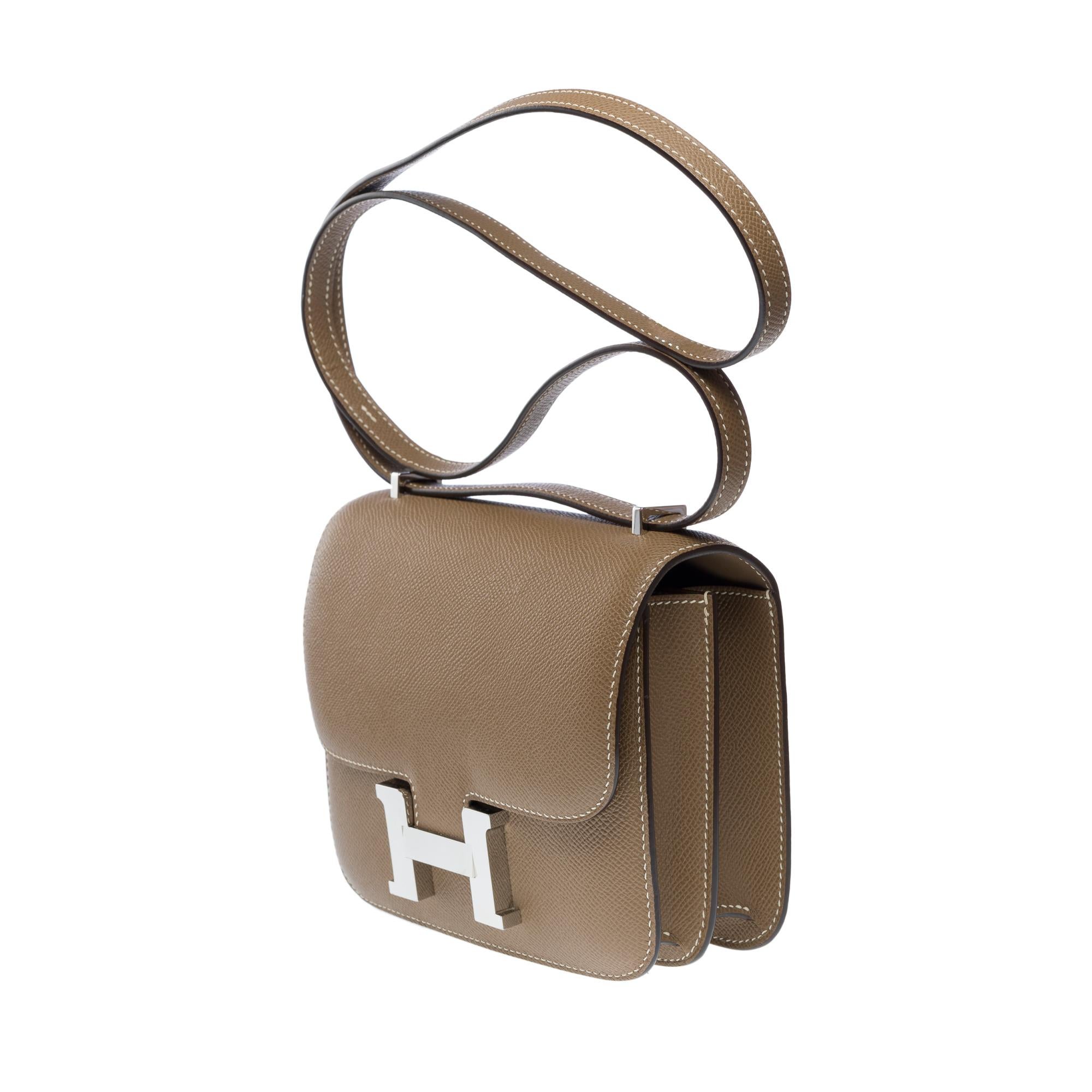 Women's Hermès Constance Mini 18 shoulder bag in Etoupe Epsom calf leather , PHW For Sale