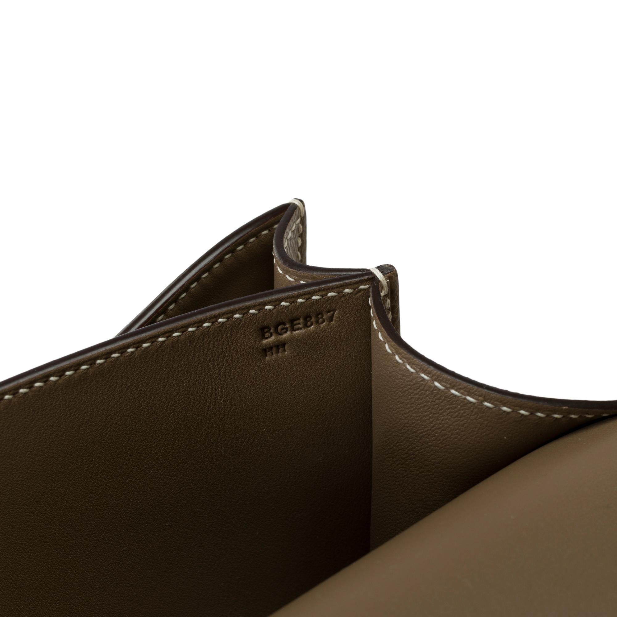 Hermès Constance Mini 18 shoulder bag in Etoupe Epsom calf leather , PHW For Sale 3