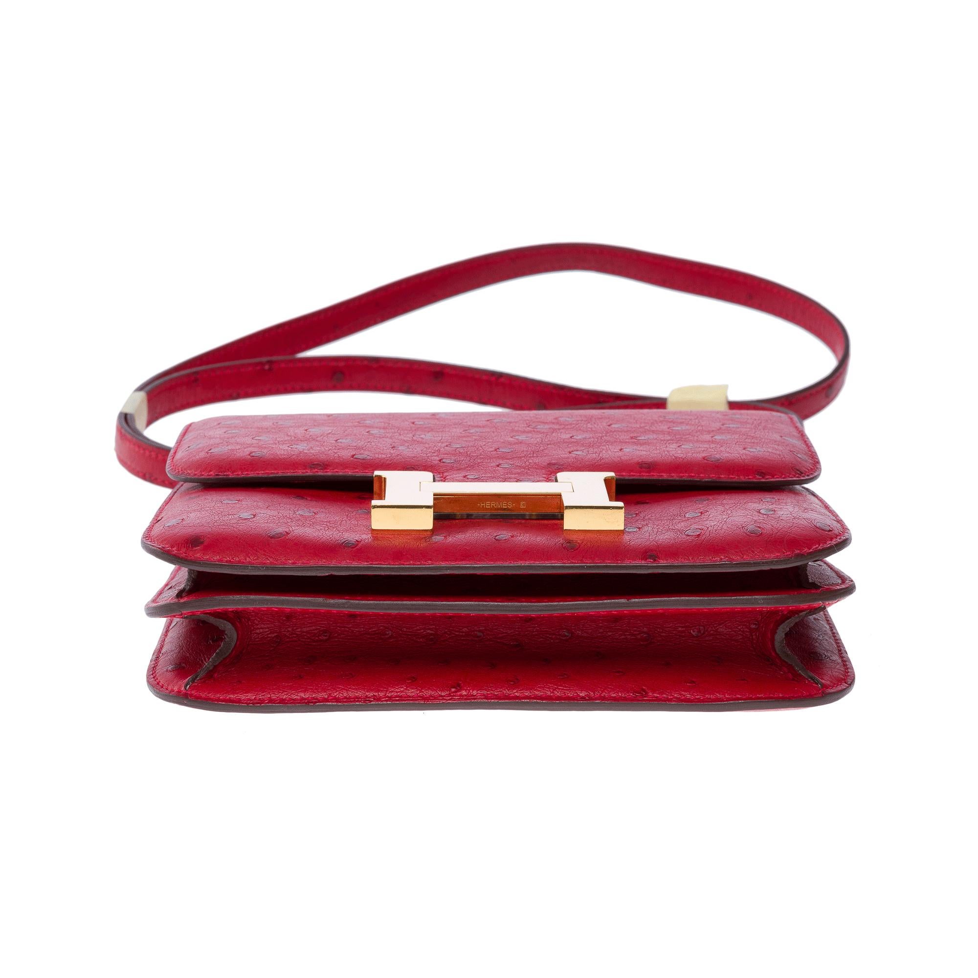Hermès Constance Mini 18 shoulder bag in Rouge Vif ostrich leather, GHW For Sale 6