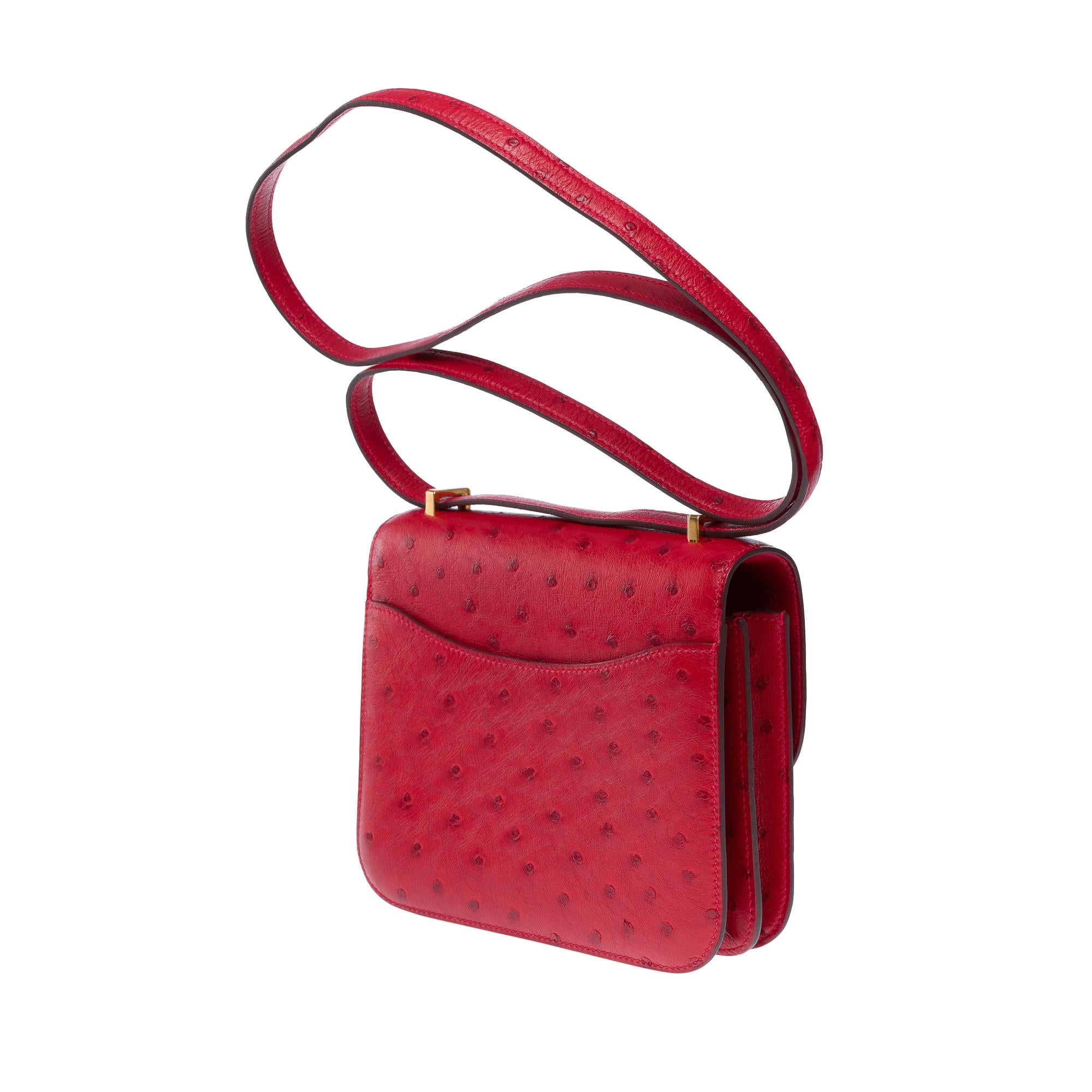 Hermès Constance Mini 18 shoulder bag in Rouge Vif ostrich leather, GHW For Sale 1