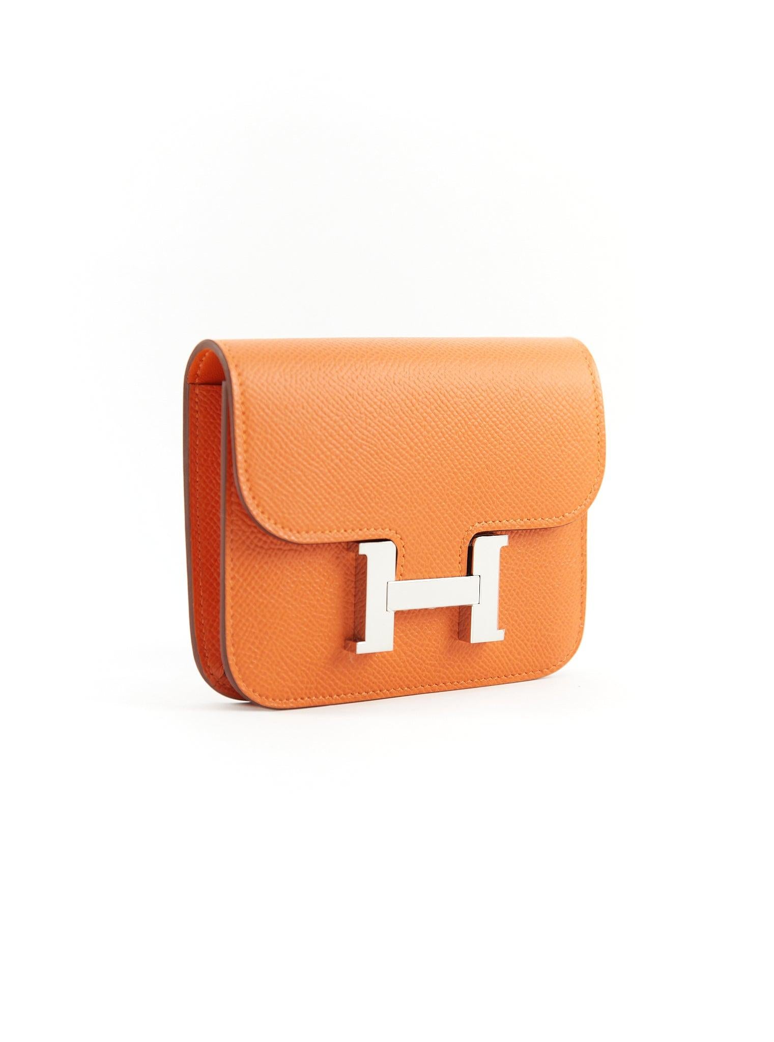 HERMÈS CONSTANCE SLIM WALLET ORANGE Epsom Leather with Palladium Hardware In Excellent Condition For Sale In London, GB