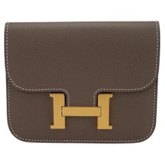 Hermès - Sac portefeuille Constance mince à taille étoupe avec accessoires dorés